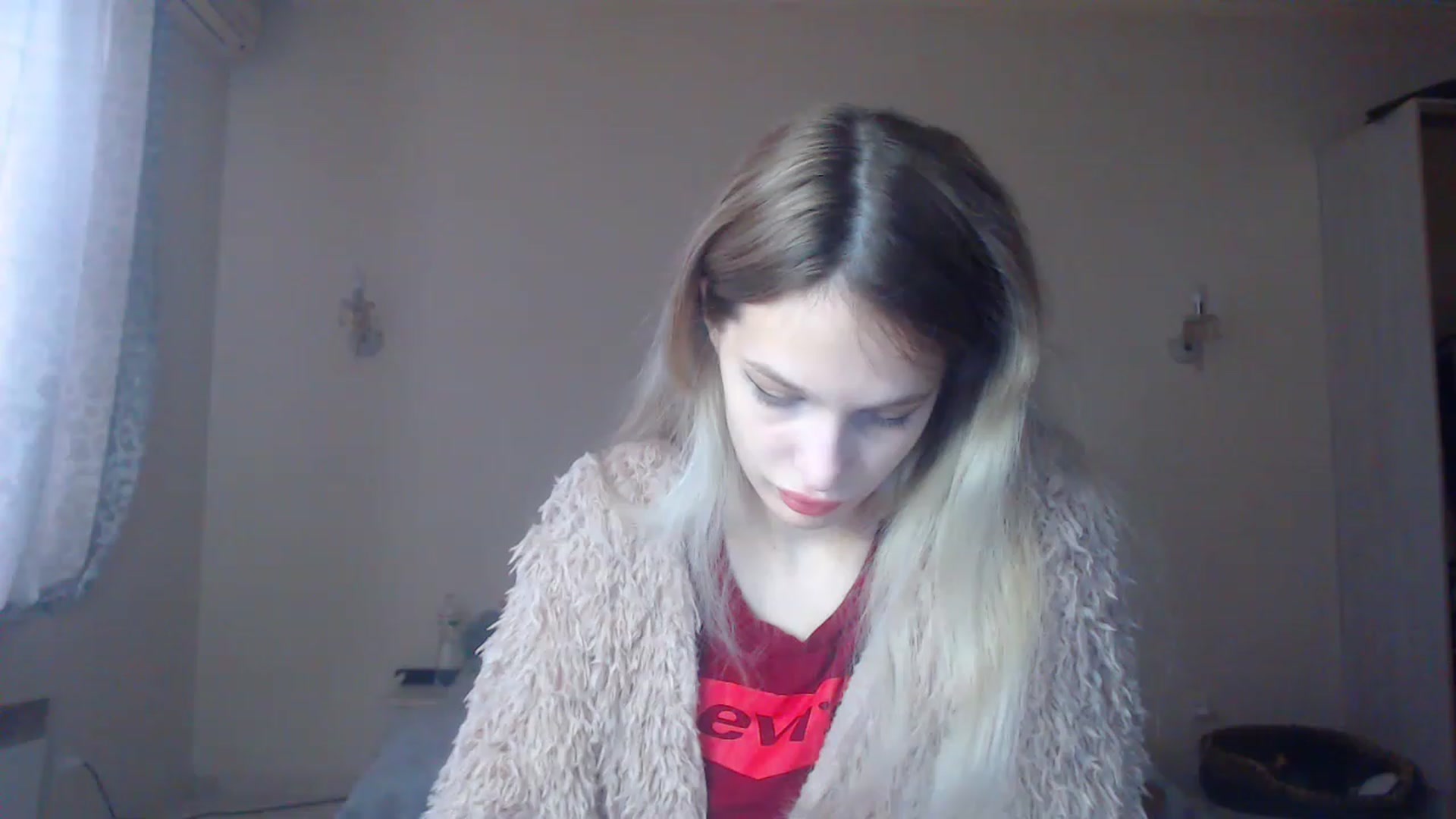 Gallery image thumbnail from Lola_vi's myfreecams stream on, 12/03/2022, 11:47 image 4 of 20