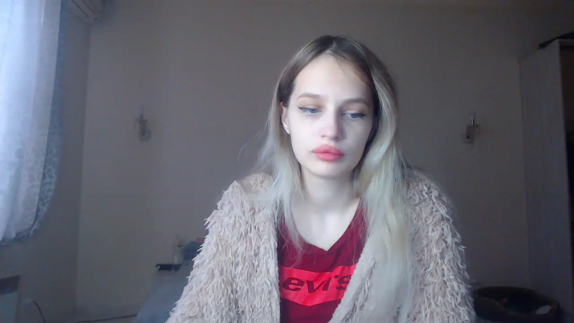 Gallery image thumbnail from Lola_vi's myfreecams stream on, 12/03/2022, 11:47 image 1 of 20