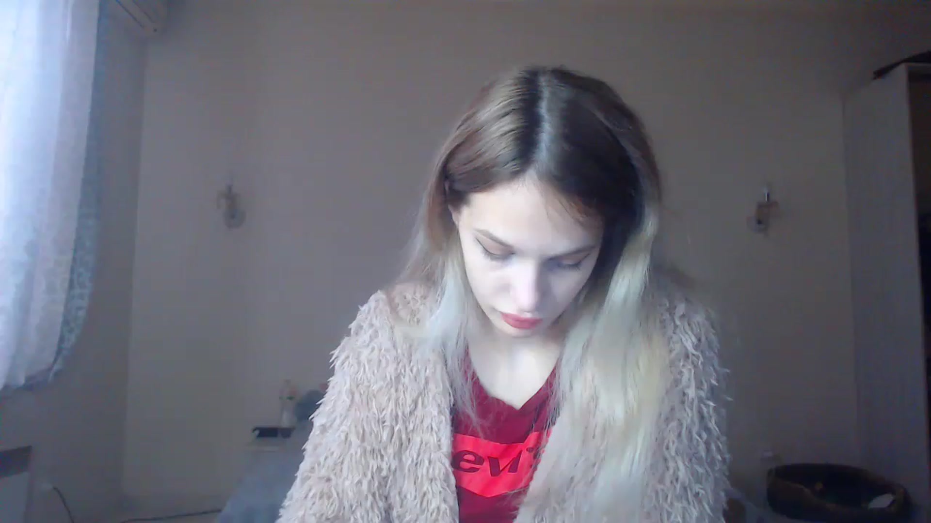 Gallery image thumbnail from Lola_vi's myfreecams stream on, 12/03/2022, 11:47 image 3 of 20