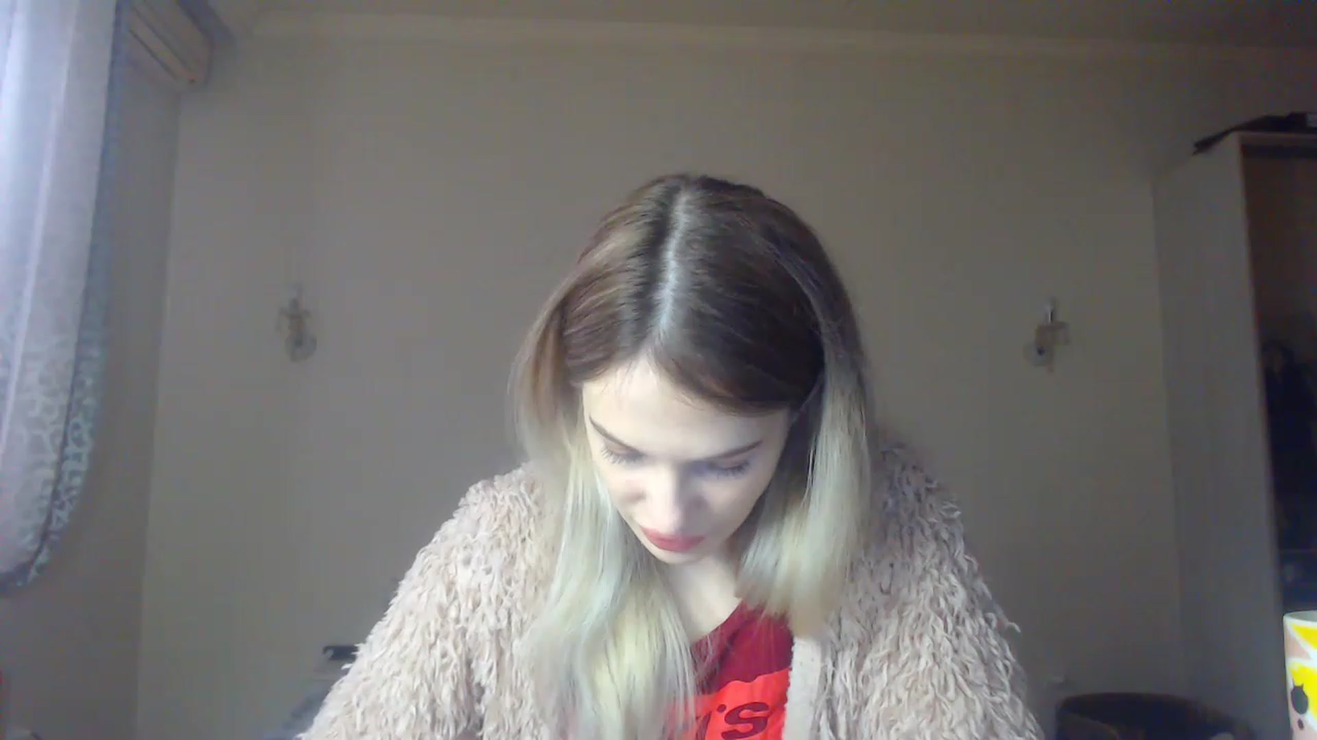 Gallery image thumbnail from Lola_vi's myfreecams stream on, 12/04/2022, 11:49 image 16 of 20