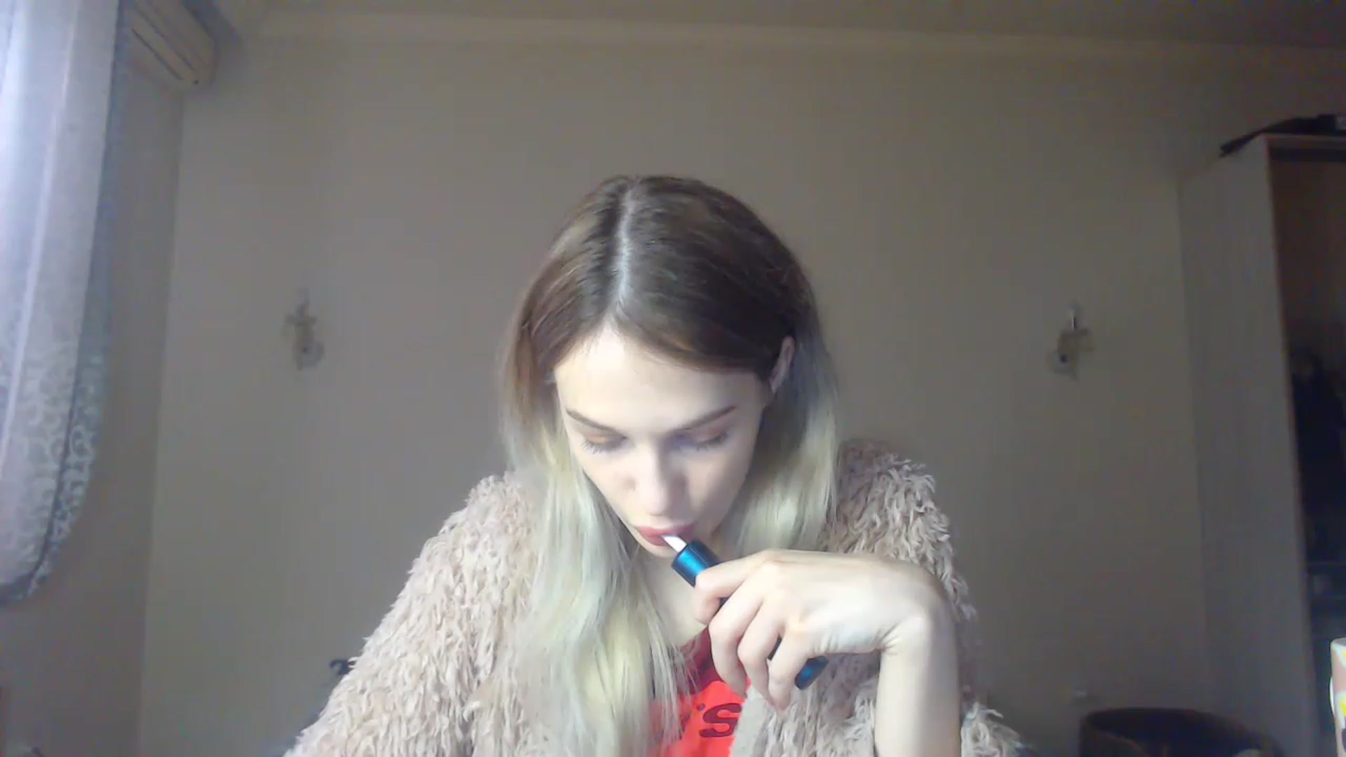 Gallery image thumbnail from Lola_vi's myfreecams stream on, 12/04/2022, 11:49 image 10 of 20