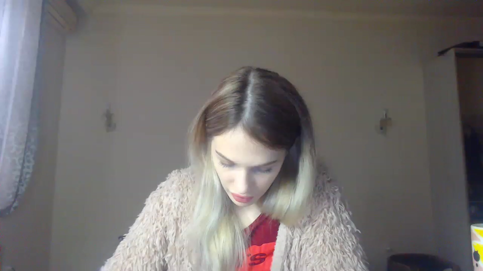 Gallery image thumbnail from Lola_vi's myfreecams stream on, 12/04/2022, 11:49 image 12 of 20