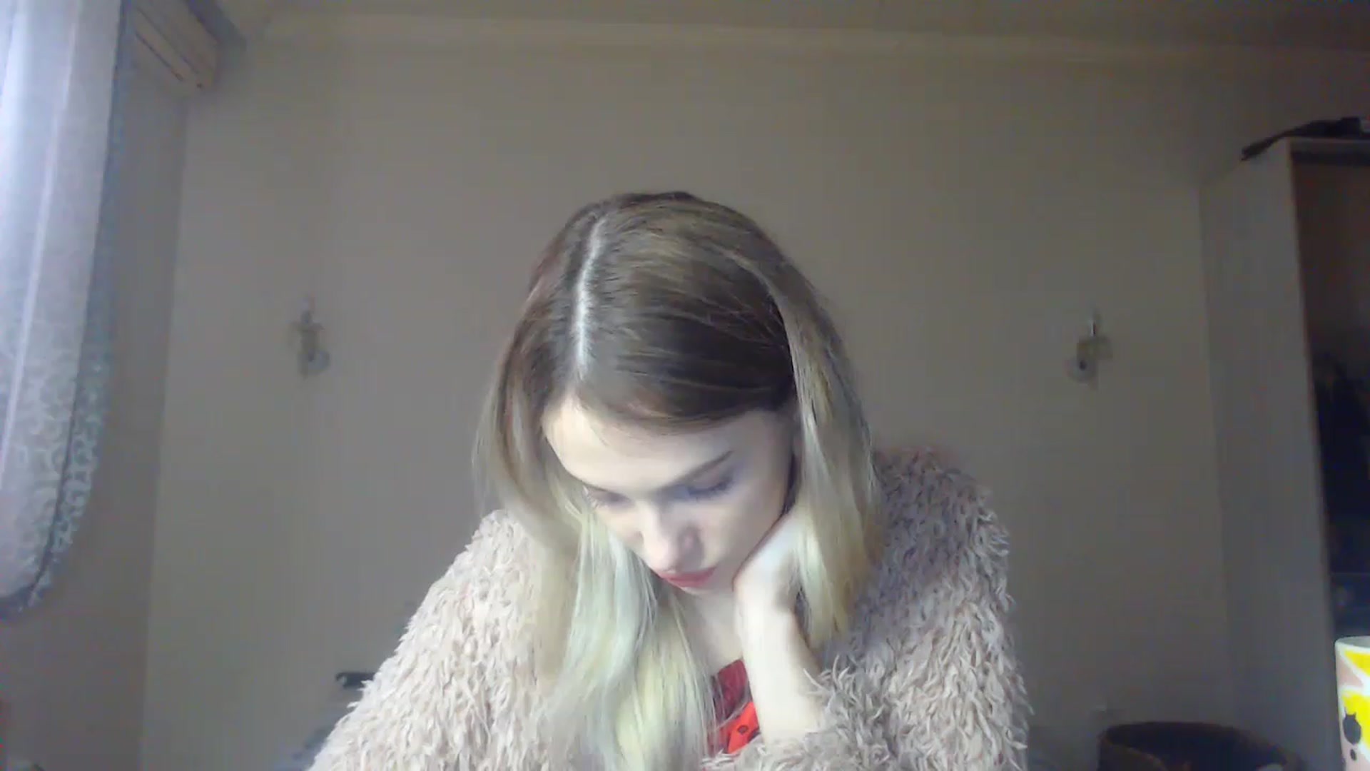 Gallery image thumbnail from Lola_vi's myfreecams stream on, 12/04/2022, 11:49 image 19 of 20