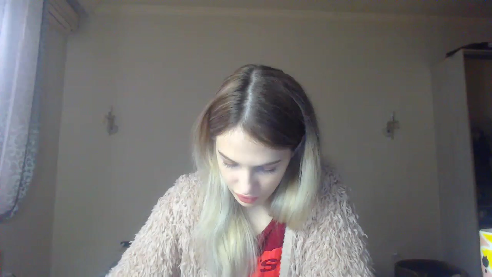Gallery image thumbnail from Lola_vi's myfreecams stream on, 12/04/2022, 11:49 image 13 of 20