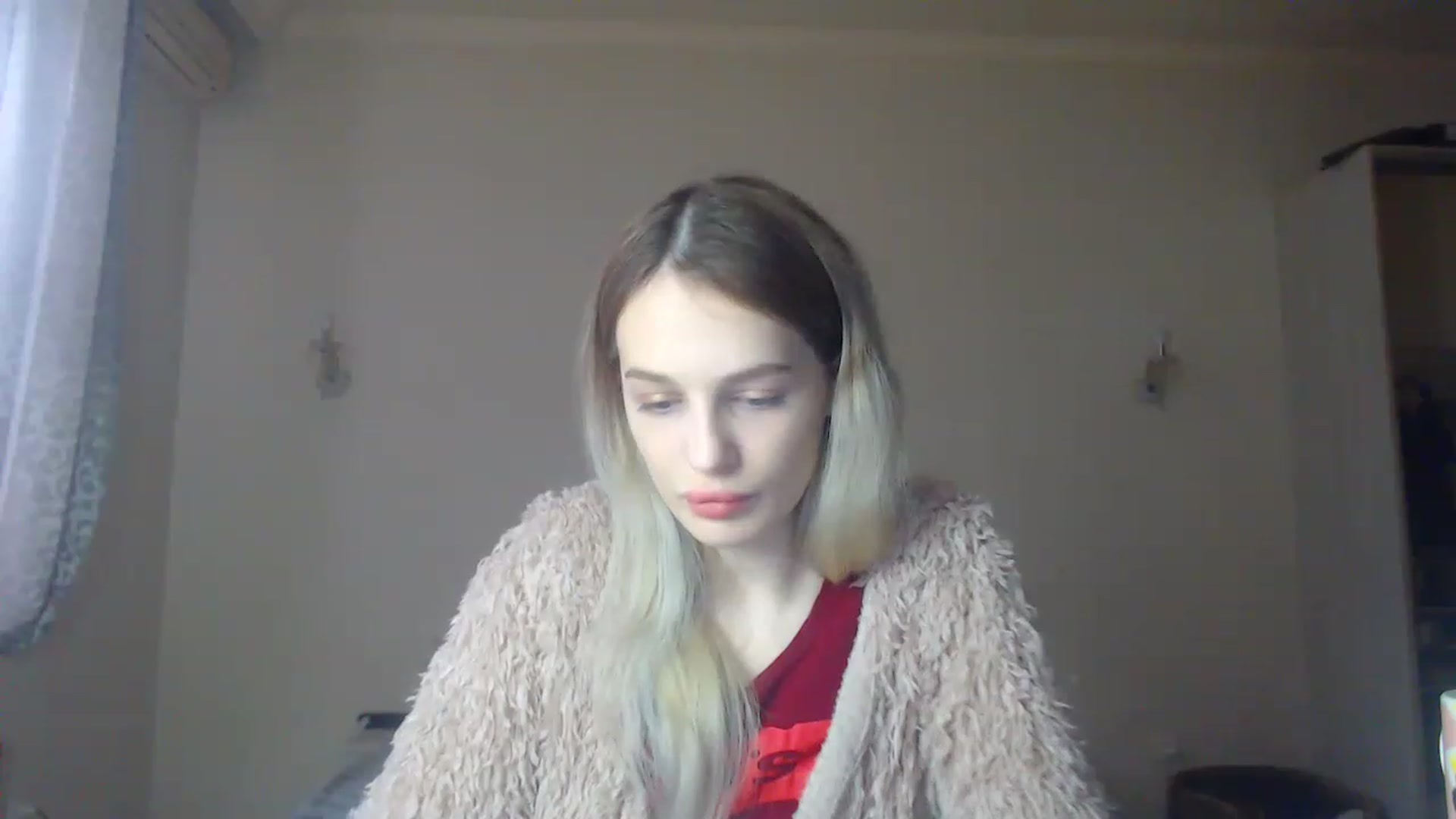 Gallery image thumbnail from Lola_vi's myfreecams stream on, 12/04/2022, 11:49 image 4 of 20