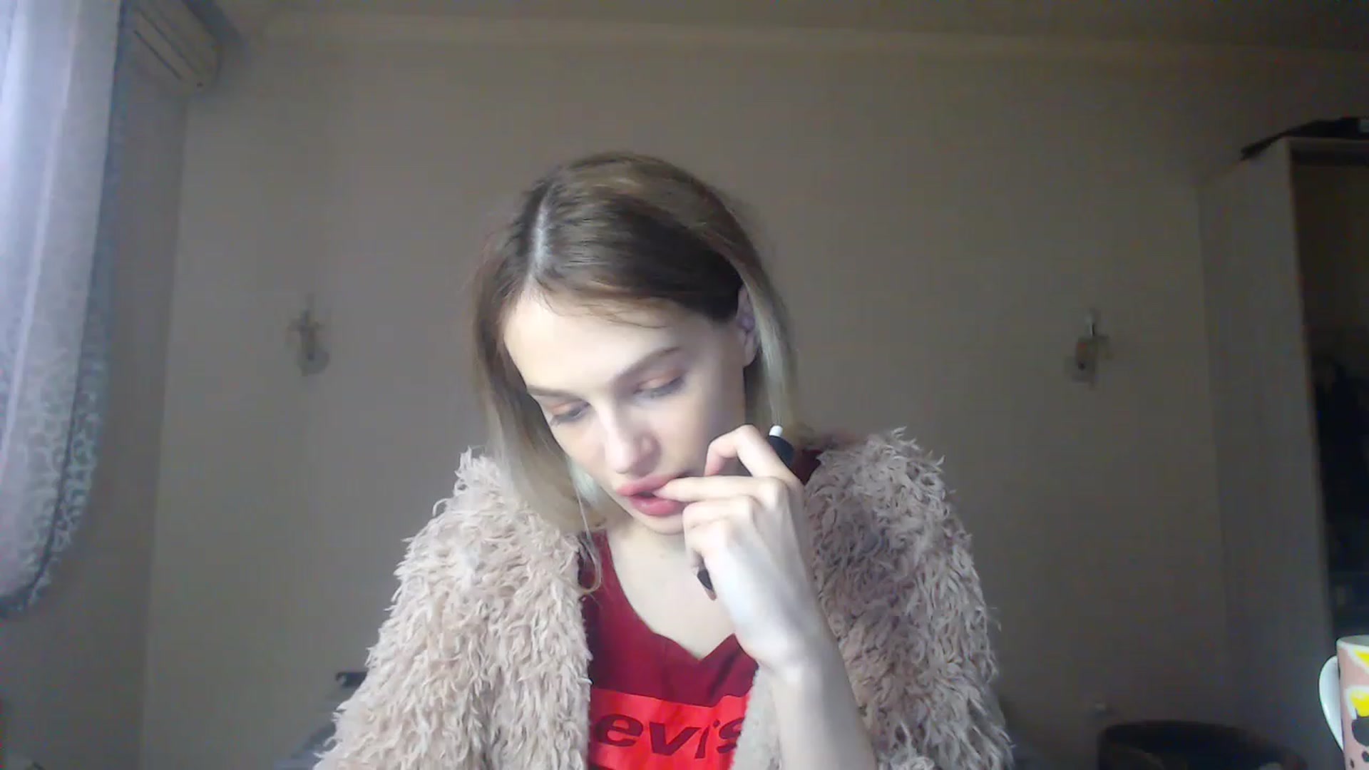 Gallery image thumbnail from Lola_vi's myfreecams stream on, 12/04/2022, 12:47 image 1 of 20