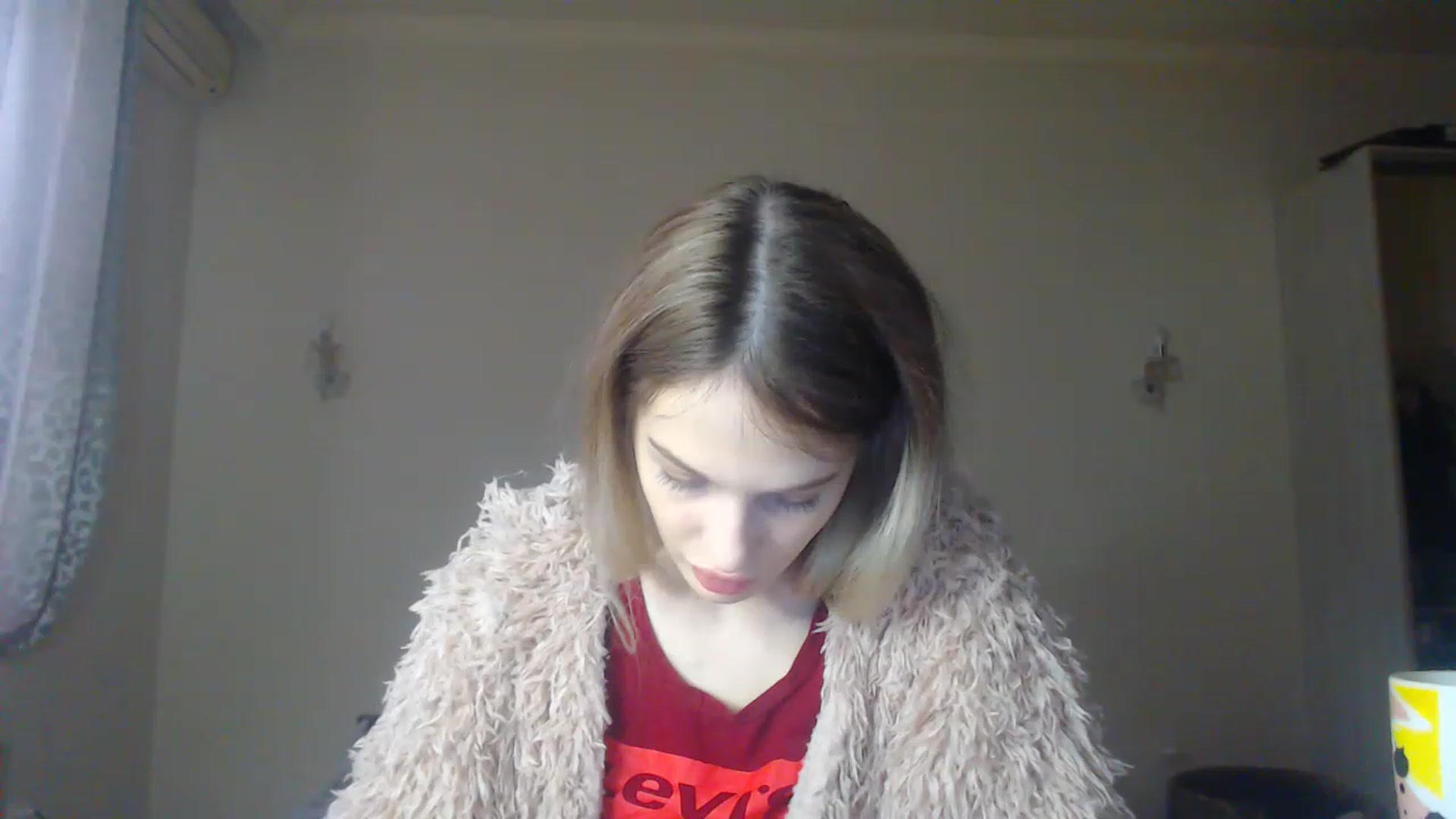Gallery image thumbnail from Lola_vi's myfreecams stream on, 12/04/2022, 12:47 image 3 of 20