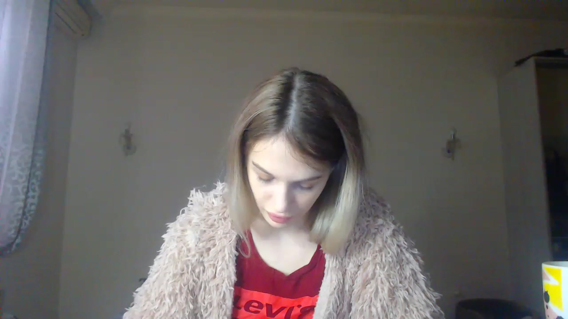 Gallery image thumbnail from Lola_vi's myfreecams stream on, 12/04/2022, 12:47 image 5 of 20