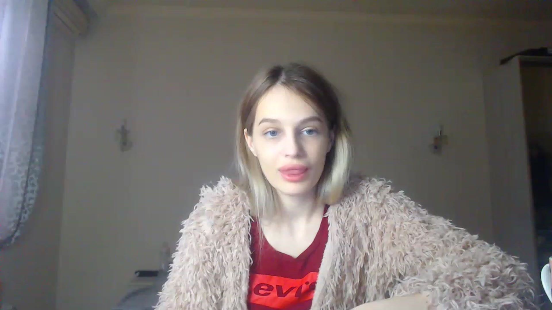 Gallery image thumbnail from Lola_vi's myfreecams stream on, 12/04/2022, 12:47 image 9 of 20