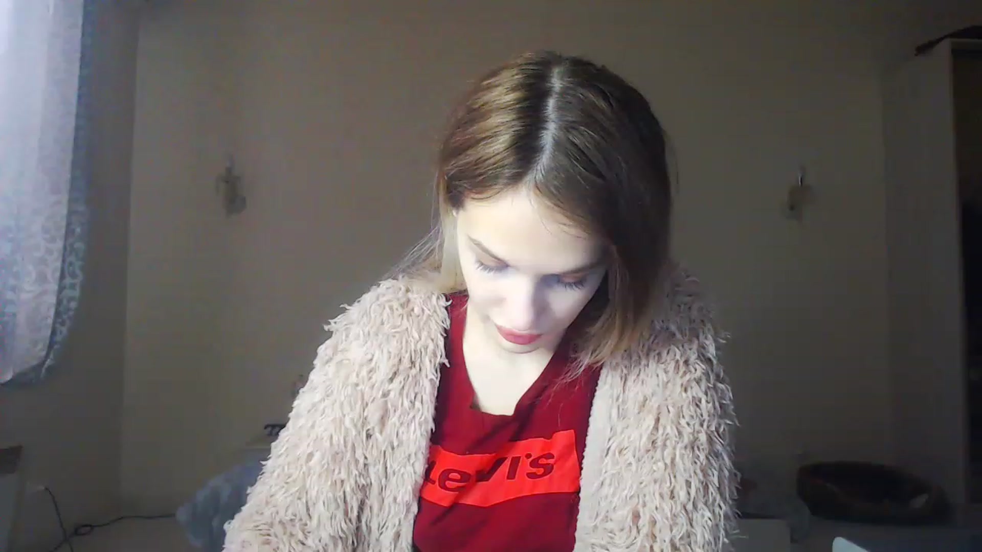 Gallery image thumbnail from Lola_vi's myfreecams stream on, 12/05/2022, 11:36 image 1 of 20