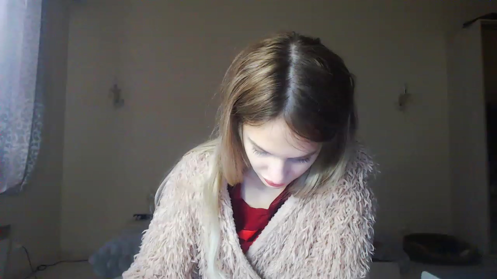 Gallery image thumbnail from Lola_vi's myfreecams stream on, 12/05/2022, 12:23 image 15 of 20