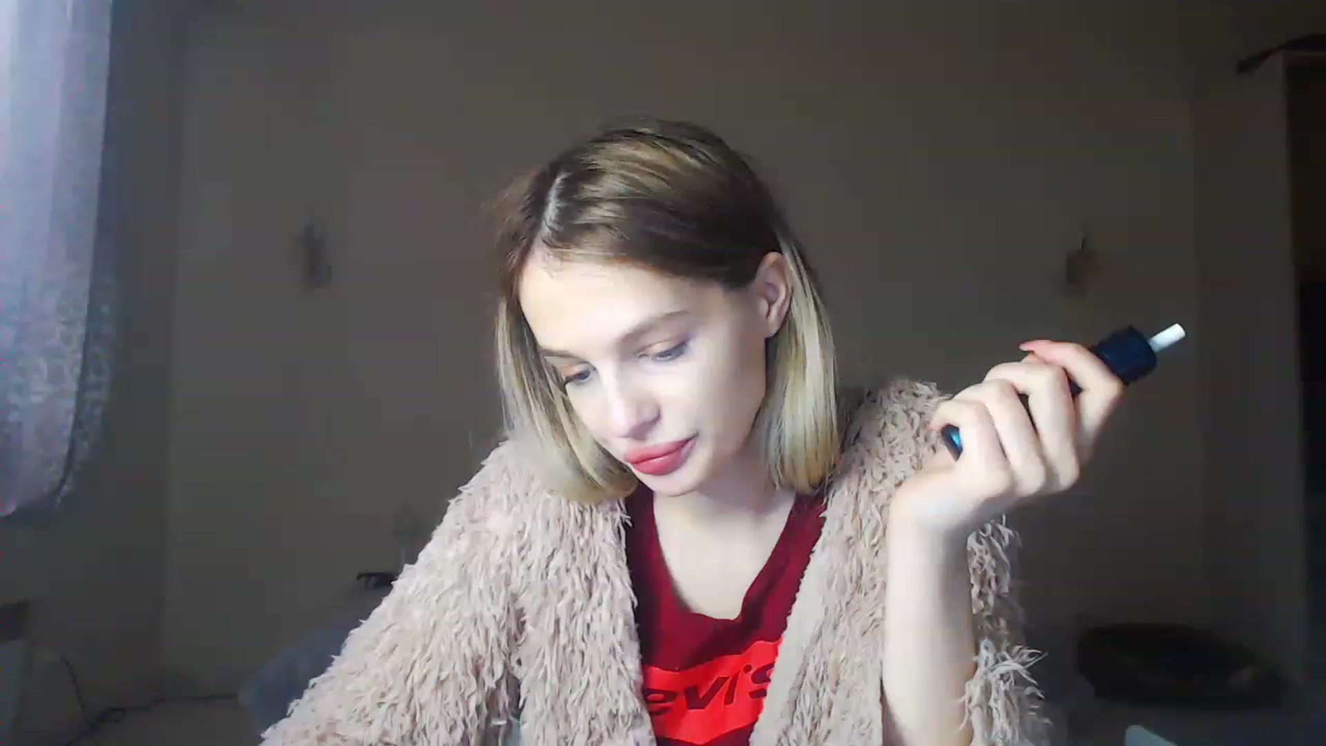 Gallery image thumbnail from Lola_vi's myfreecams stream on, 12/05/2022, 12:23 image 10 of 20