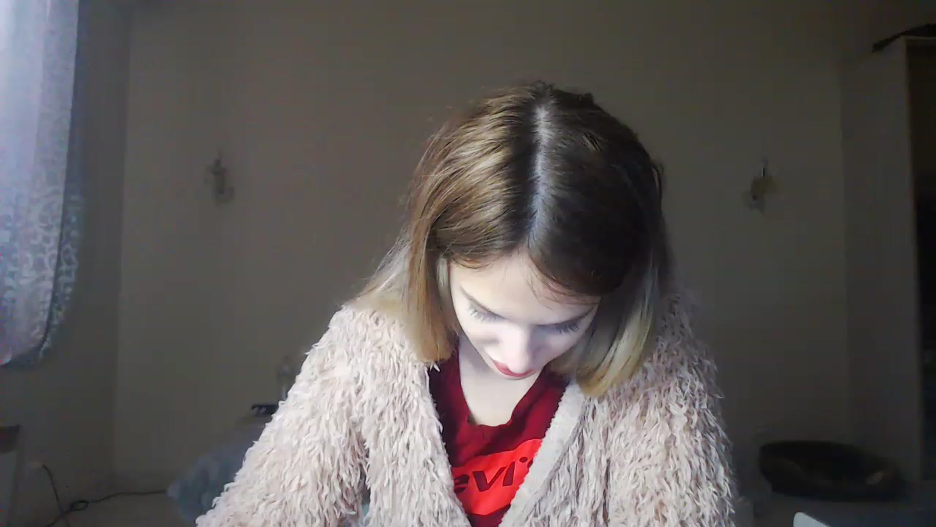 Gallery image thumbnail from Lola_vi's myfreecams stream on, 12/05/2022, 12:23 image 14 of 20