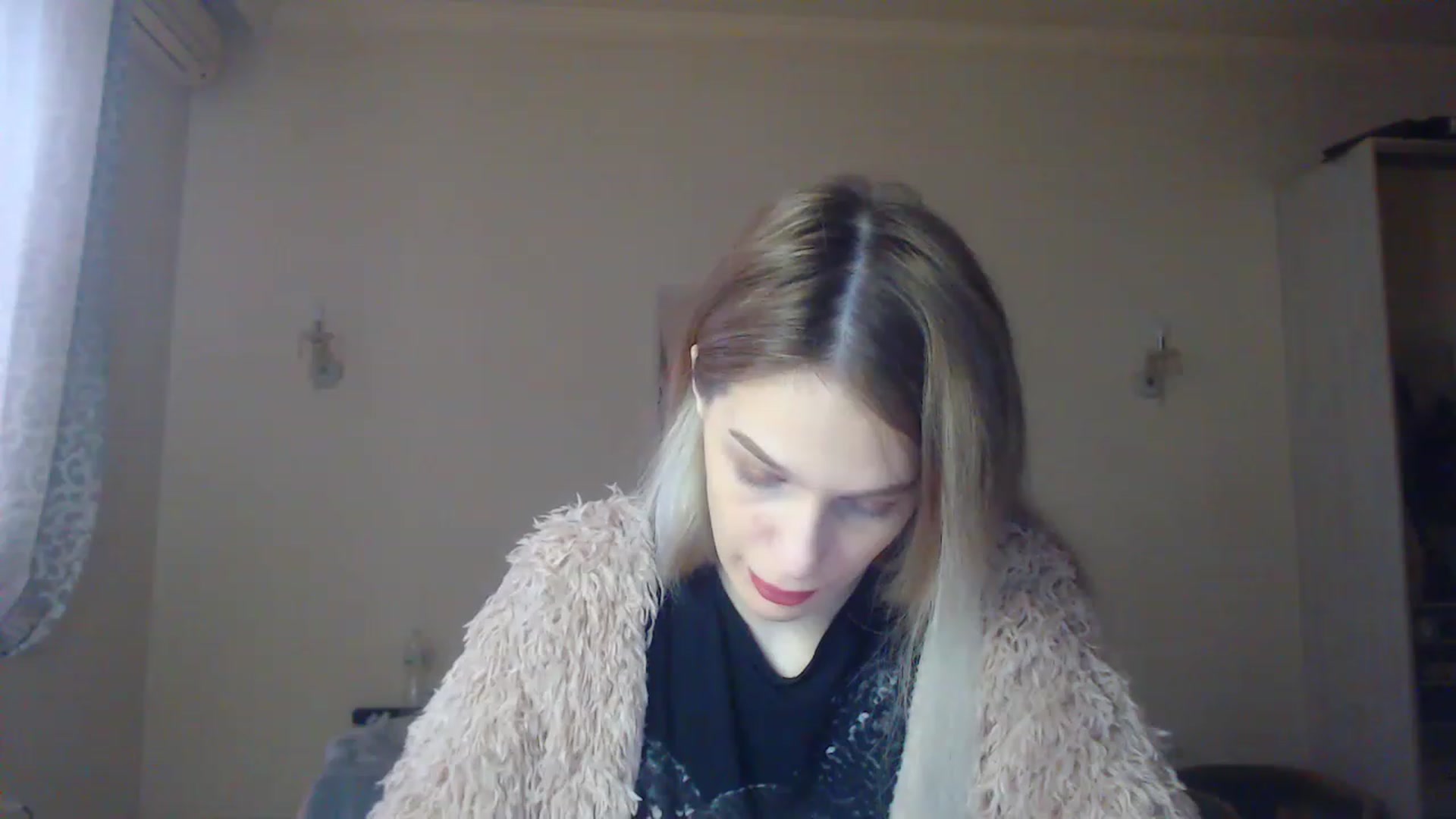 Gallery image thumbnail from Lola_vi's myfreecams stream on, 12/09/2022, 12:36 image 1 of 20