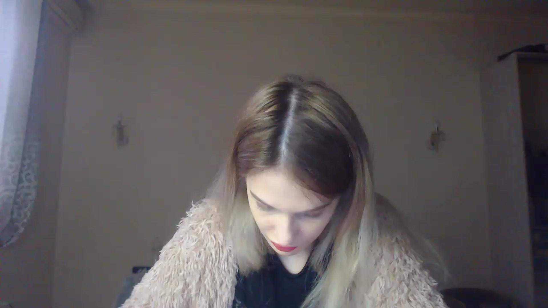 Gallery image thumbnail from Lola_vi's myfreecams stream on, 12/09/2022, 12:36 image 15 of 20