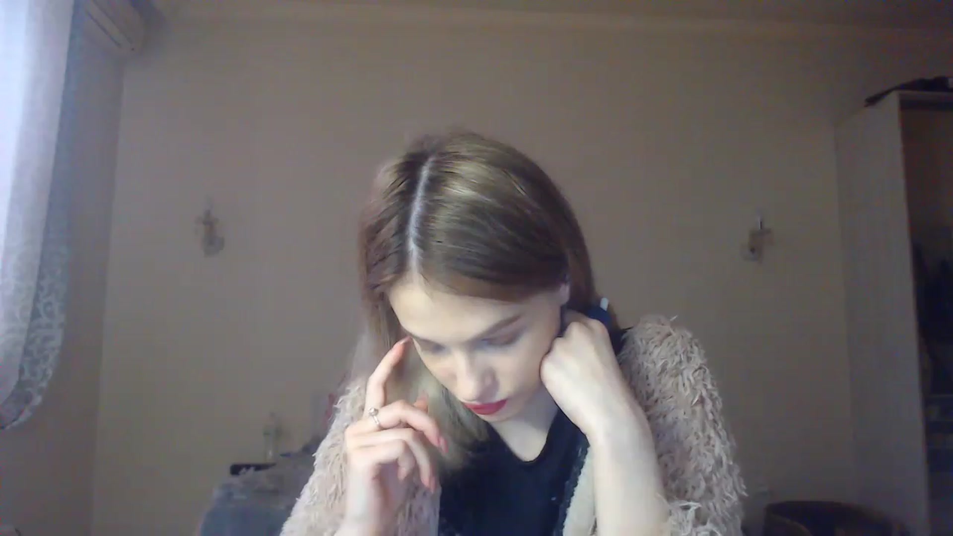 Gallery image thumbnail from Lola_vi's myfreecams stream on, 12/09/2022, 12:36 image 18 of 20