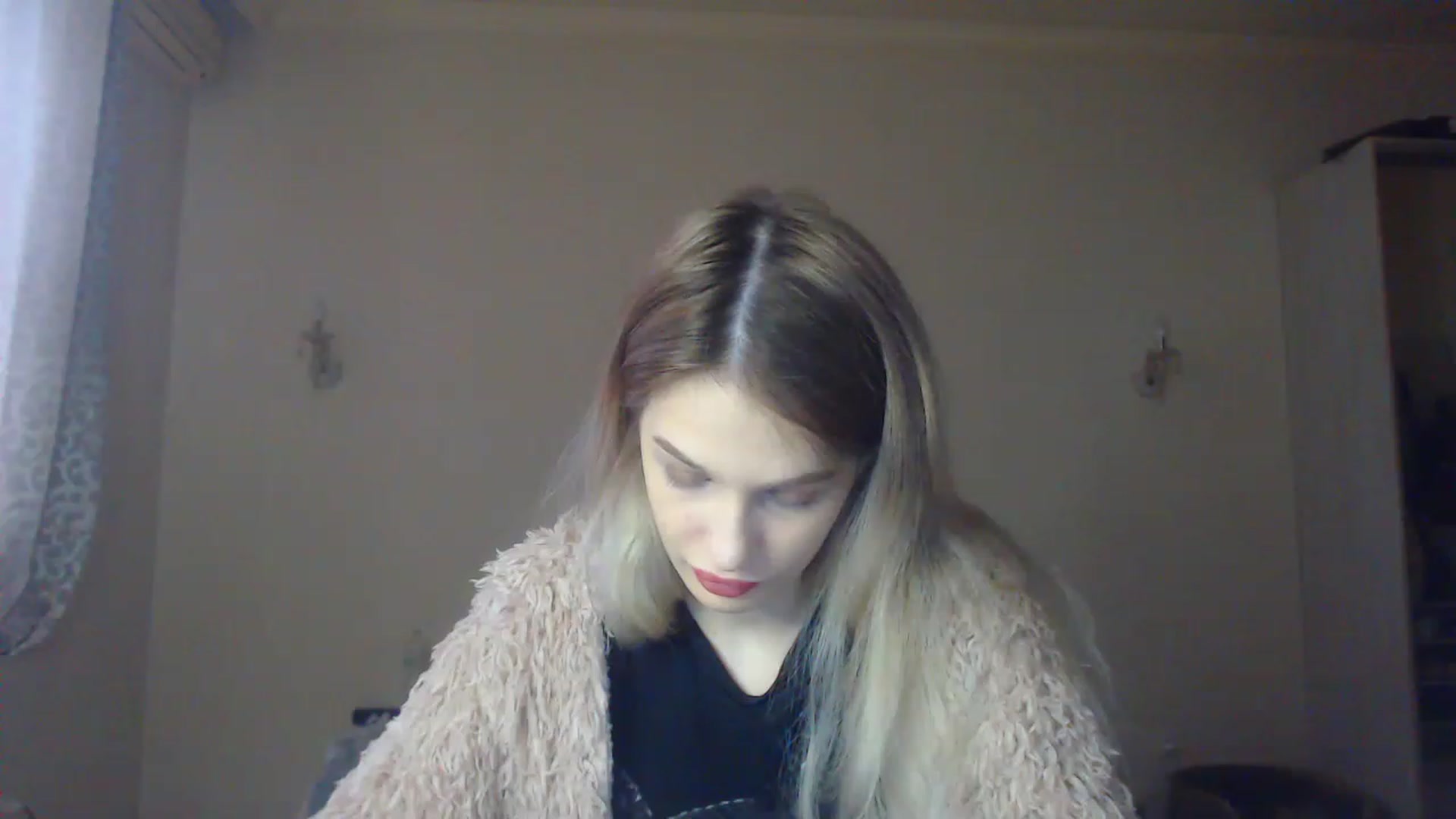 Gallery image thumbnail from Lola_vi's myfreecams stream on, 12/09/2022, 12:36 image 8 of 20