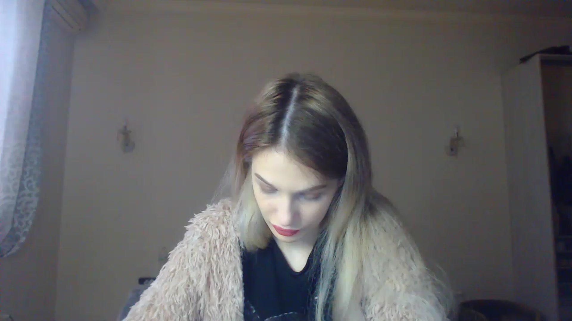 Gallery image thumbnail from Lola_vi's myfreecams stream on, 12/09/2022, 12:36 image 7 of 20