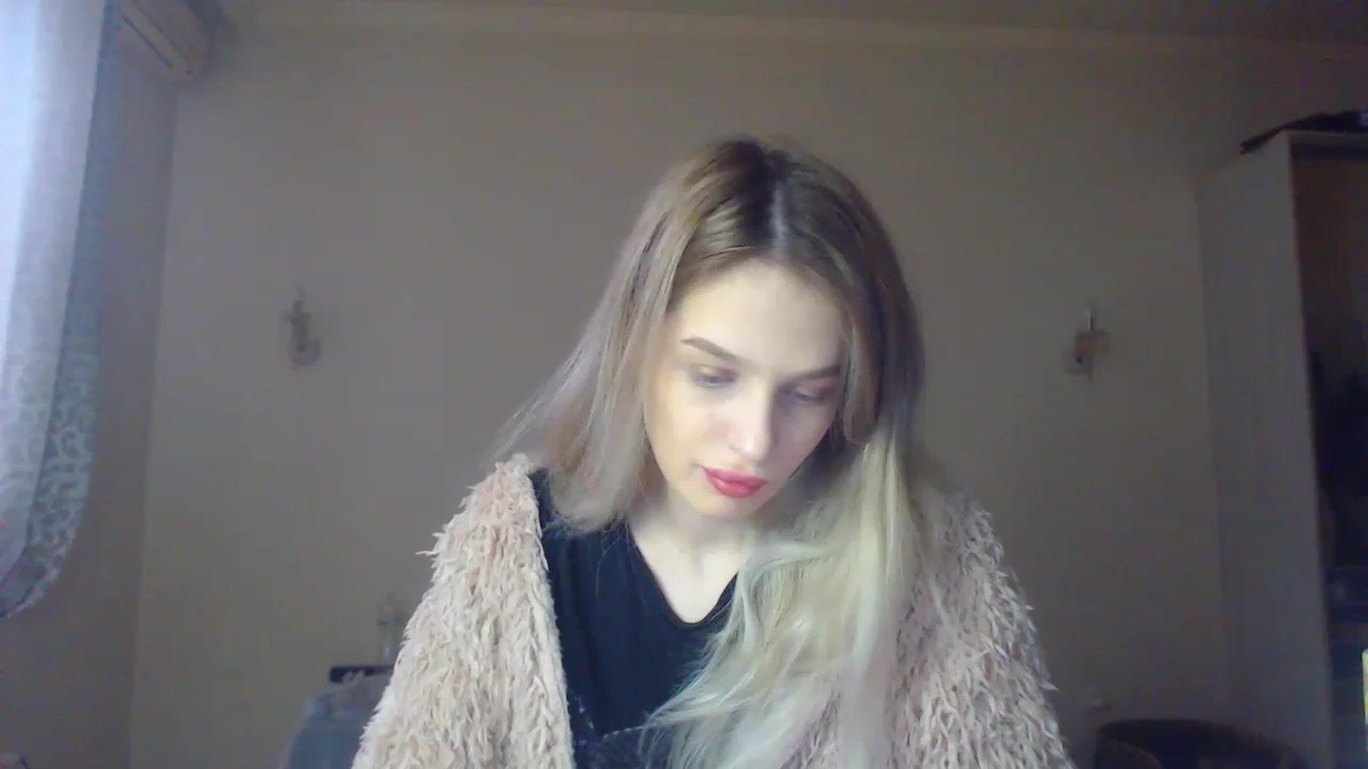 Gallery image thumbnail from Lola_vi's myfreecams stream on, 12/09/2022, 13:02 image 1 of 20