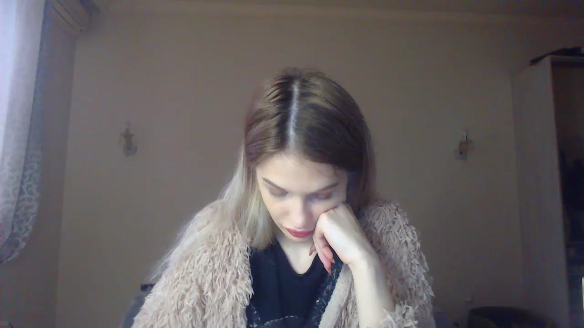 Gallery image thumbnail from Lola_vi's myfreecams stream on, 12/09/2022, 13:02 image 7 of 20