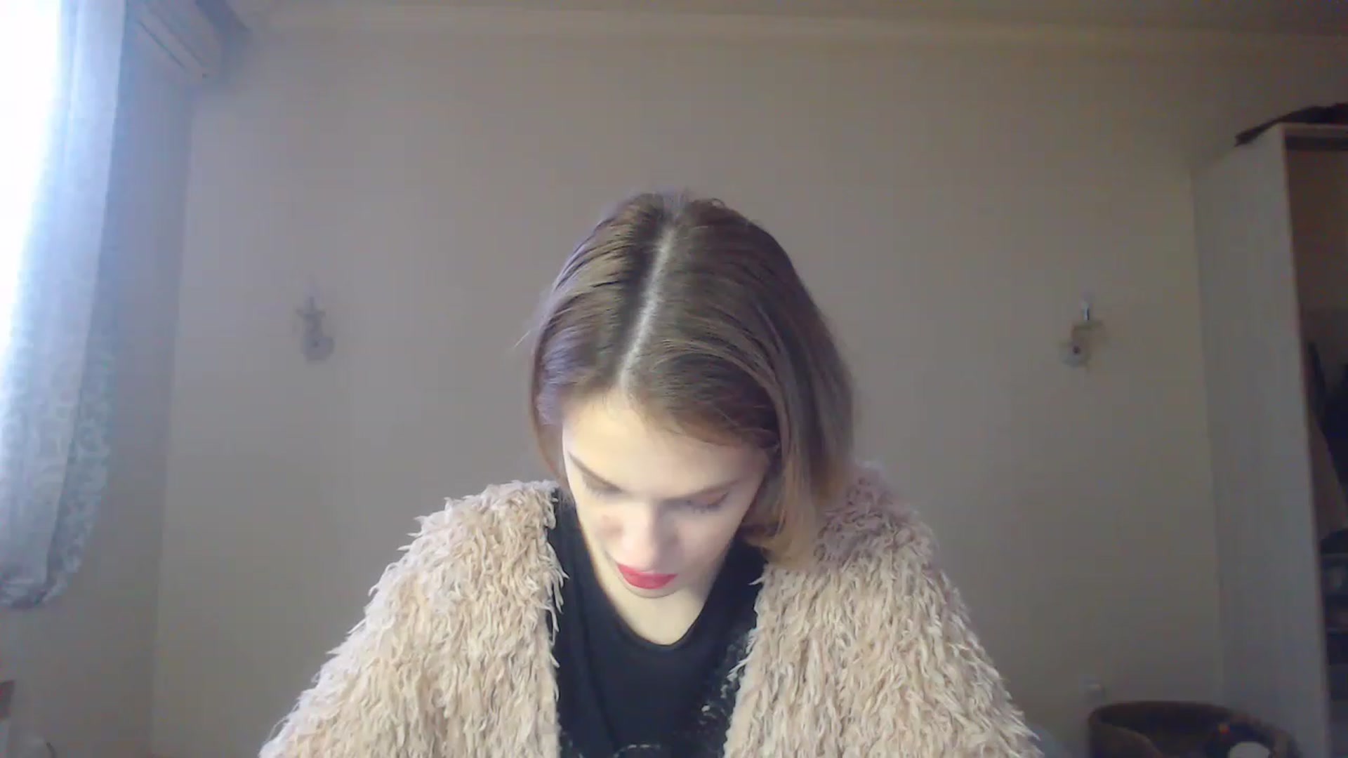 Gallery image thumbnail from Lola_vi's myfreecams stream on, 12/12/2022, 12:02 image 17 of 20