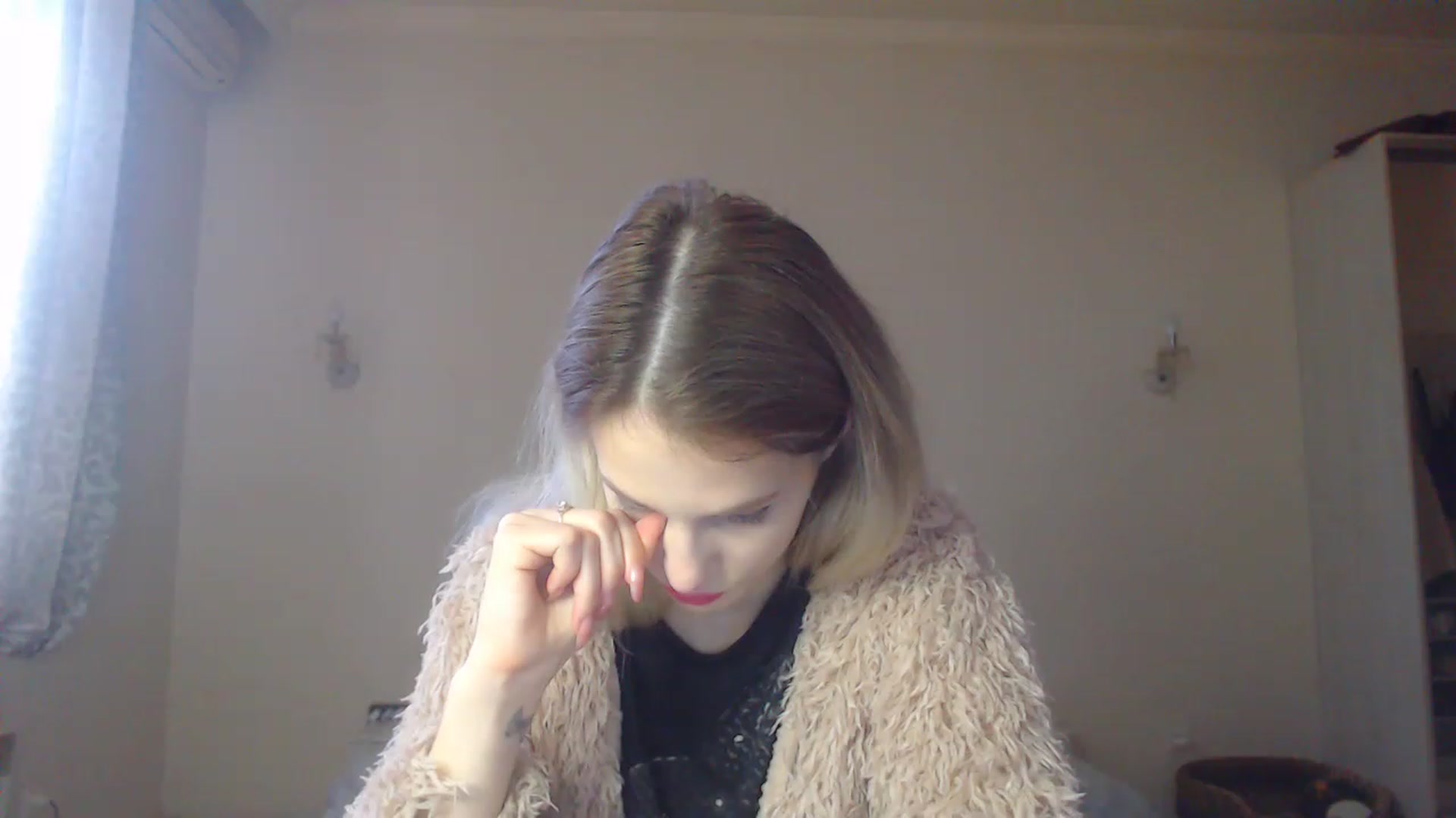 Gallery image thumbnail from Lola_vi's myfreecams stream on, 12/12/2022, 12:02 image 11 of 20
