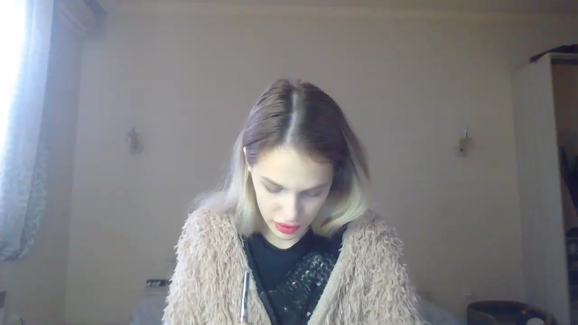 Gallery image thumbnail from Lola_vi's myfreecams stream on, 12/12/2022, 12:02 image 2 of 20