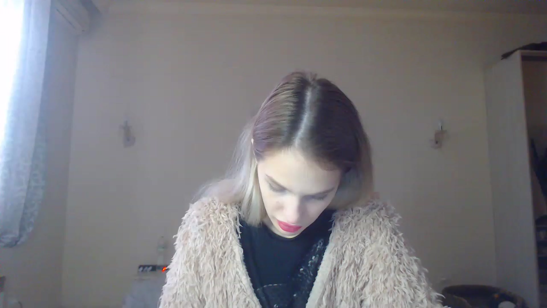 Gallery image thumbnail from Lola_vi's myfreecams stream on, 12/12/2022, 12:02 image 1 of 20
