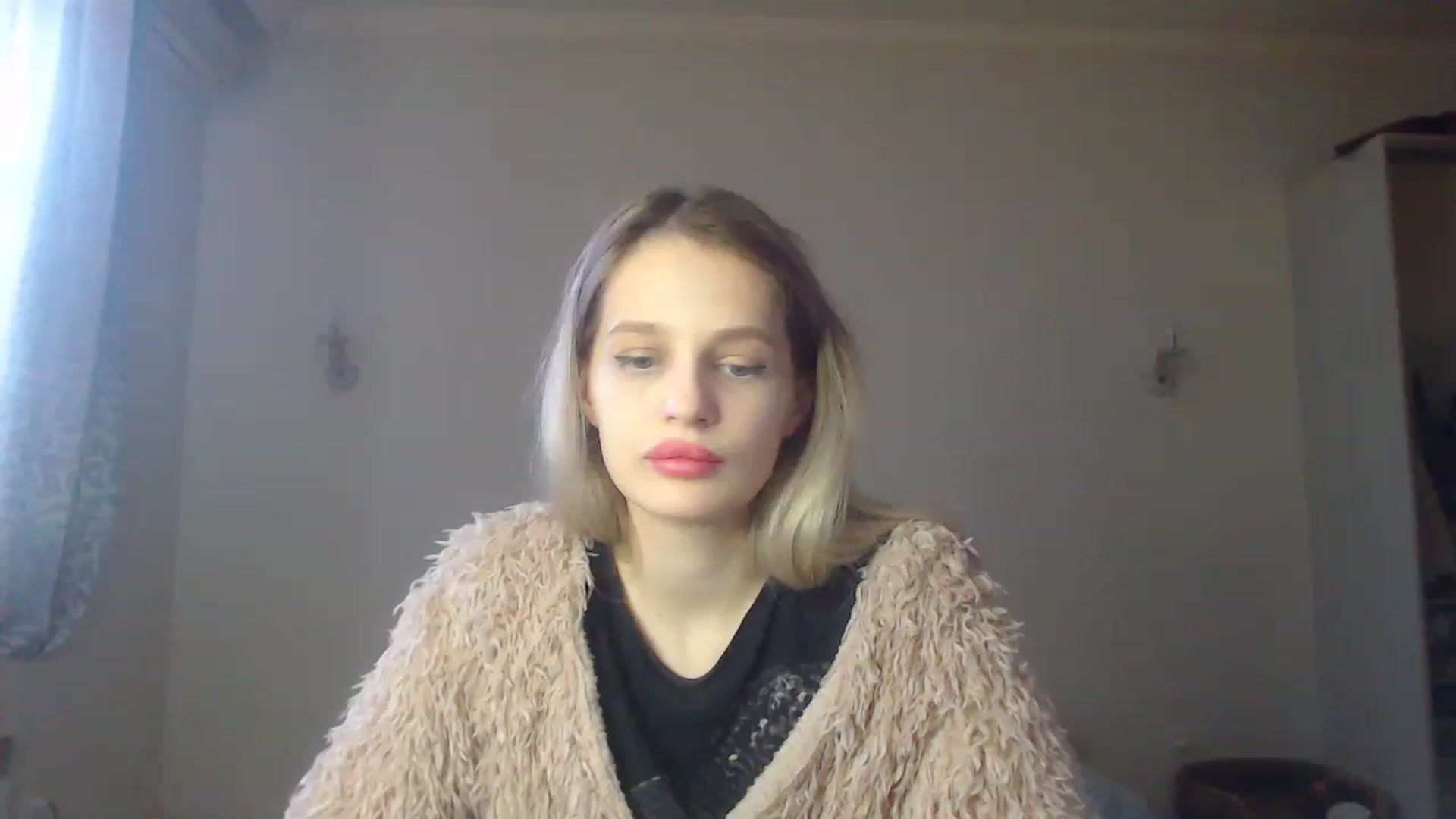 Gallery image thumbnail from Lola_vi's myfreecams stream on, 12/12/2022, 12:45 image 7 of 20