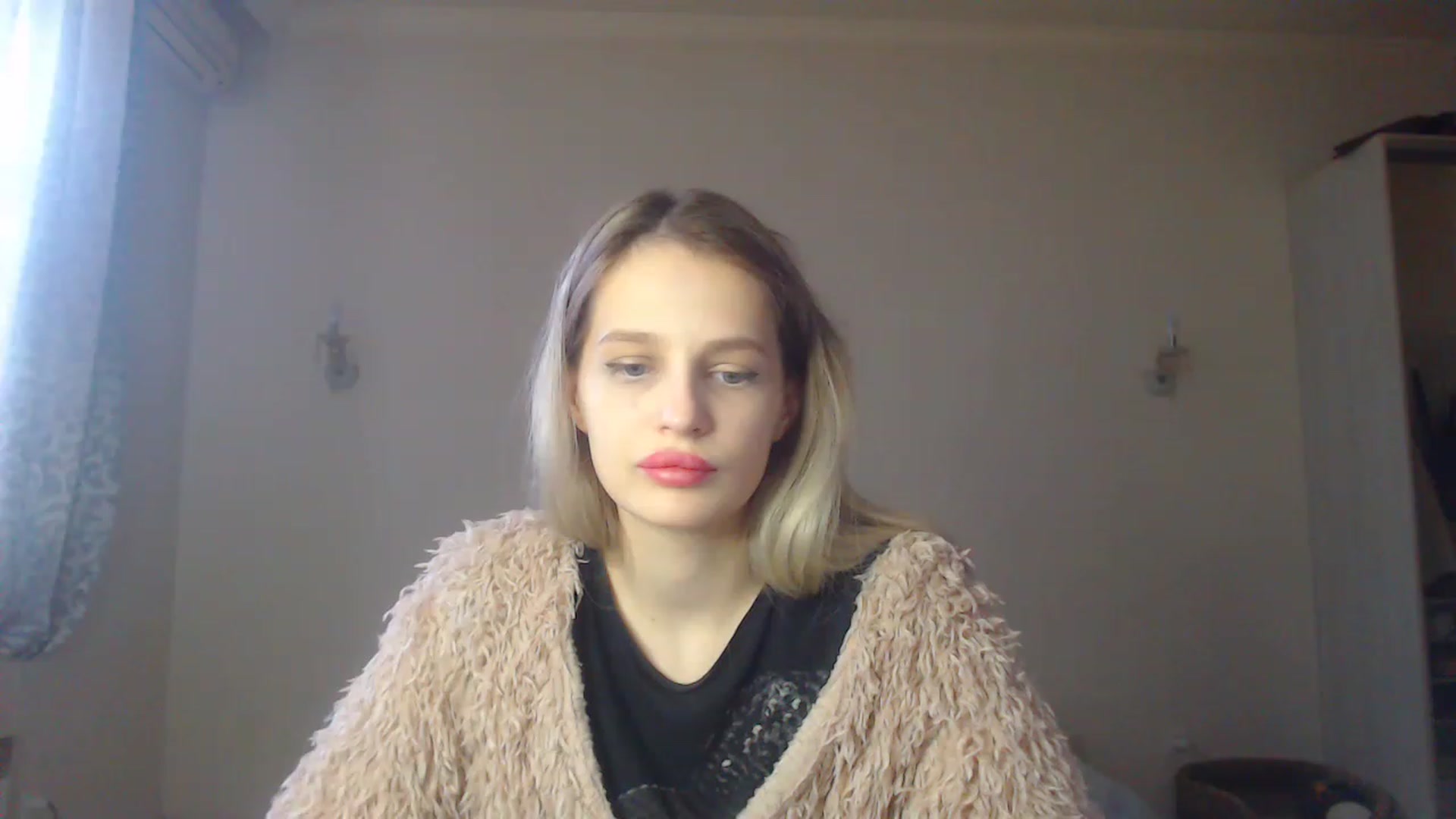 Gallery image thumbnail from Lola_vi's myfreecams stream on, 12/12/2022, 12:45 image 9 of 20