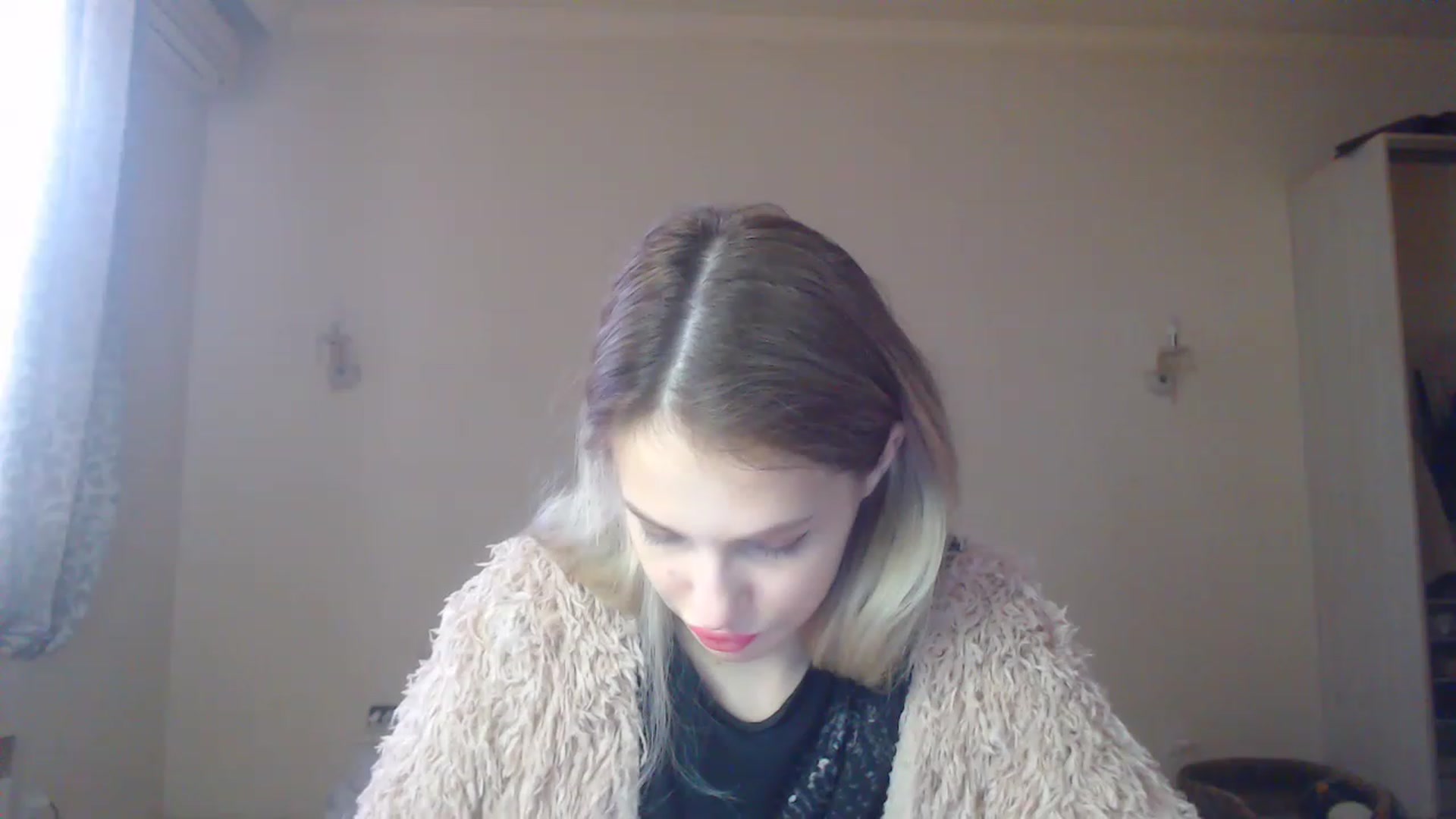 Gallery image thumbnail from Lola_vi's myfreecams stream on, 12/12/2022, 12:45 image 20 of 20