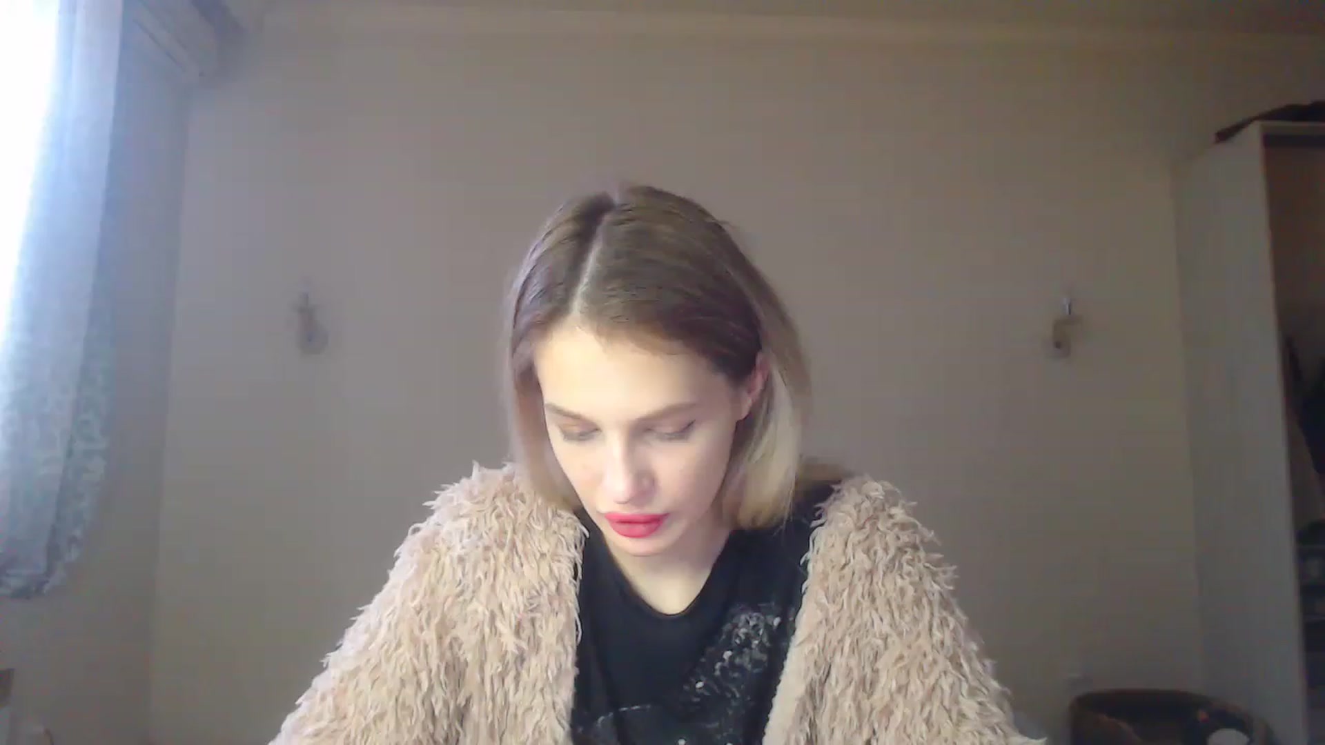Gallery image thumbnail from Lola_vi's myfreecams stream on, 12/12/2022, 12:45 image 3 of 20