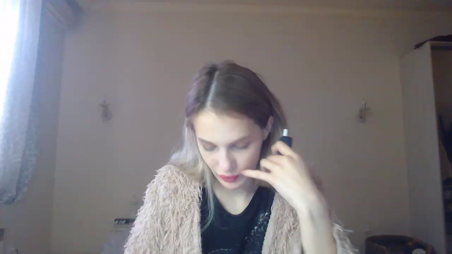 Gallery image thumbnail from Lola_vi's myfreecams stream on, 12/12/2022, 12:45 image 18 of 20