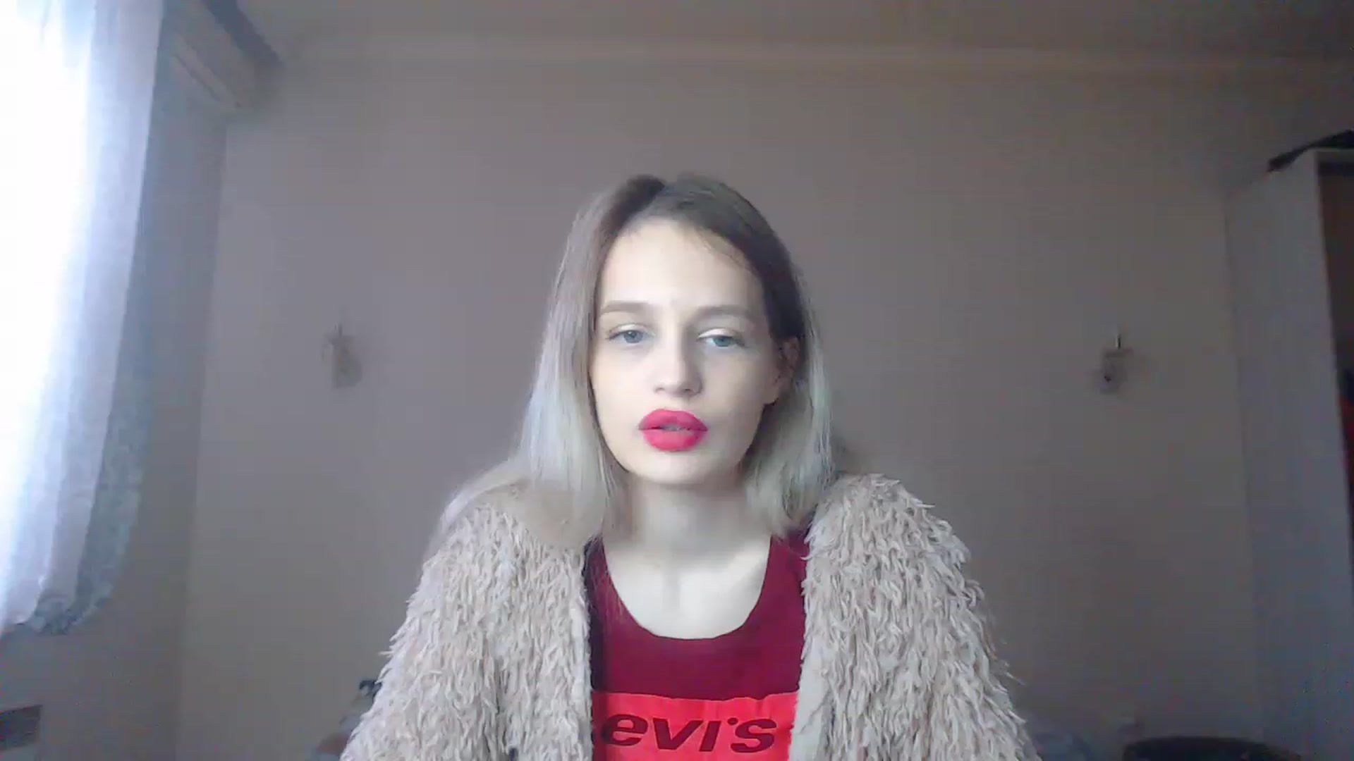 Gallery image thumbnail from Lola_vi's myfreecams stream on, 12/17/2022, 11:13 image 11 of 20