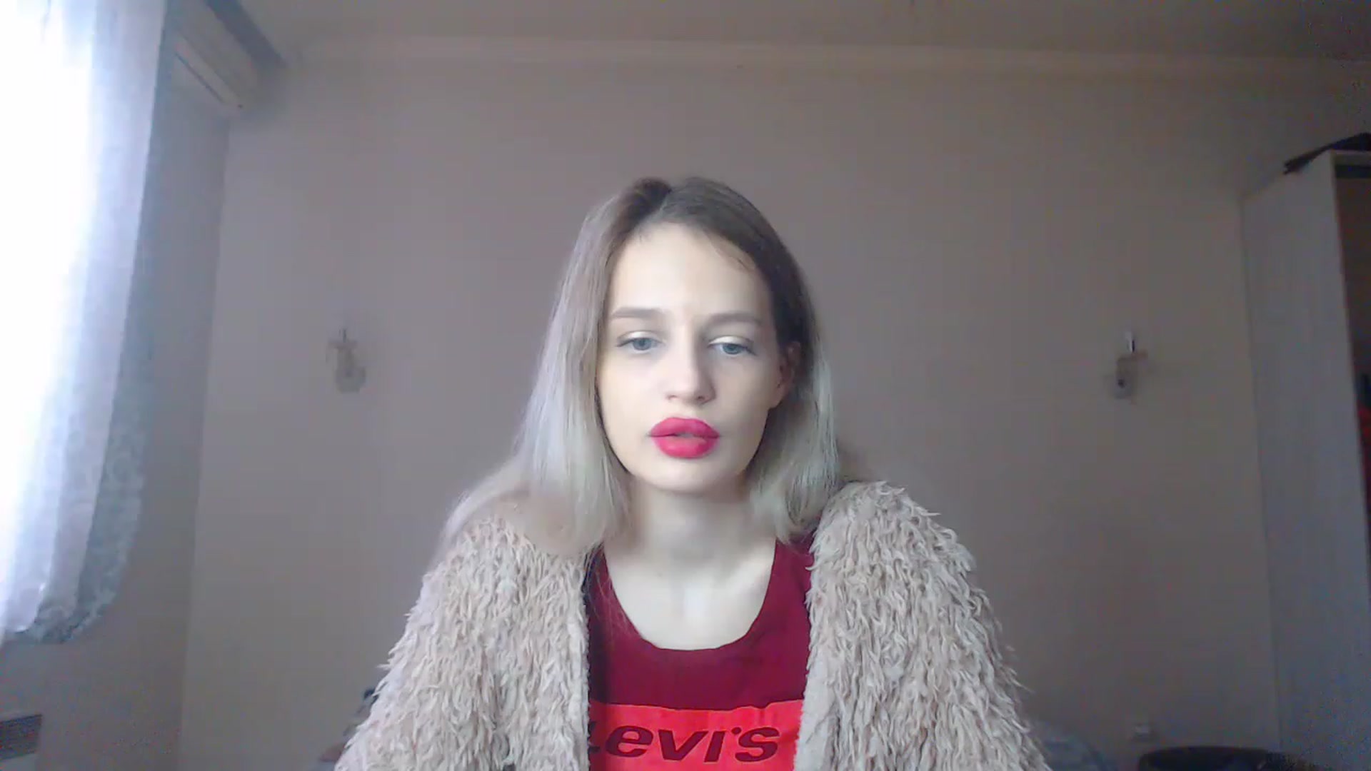 Gallery image thumbnail from Lola_vi's myfreecams stream on, 12/17/2022, 11:13 image 9 of 20