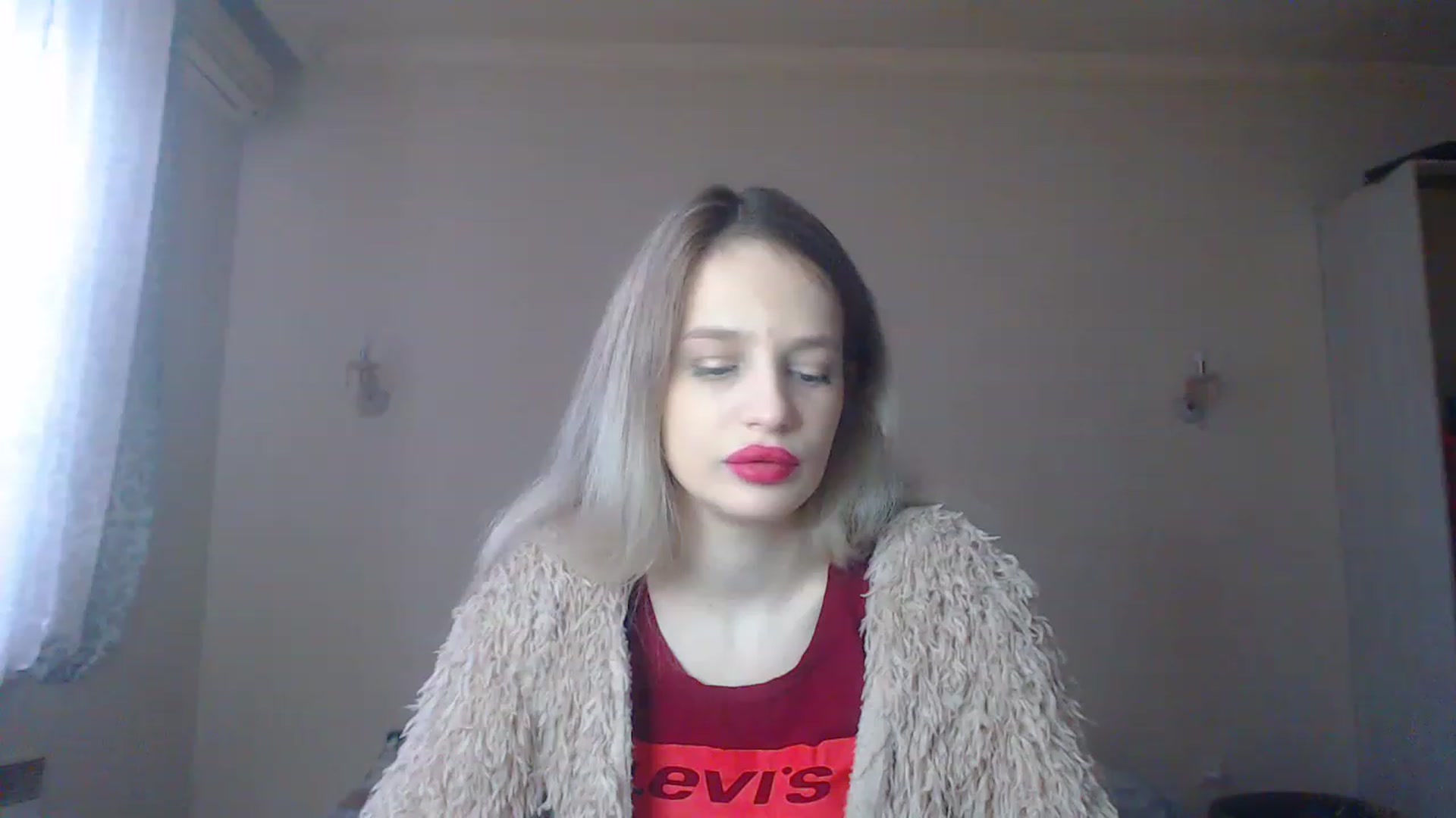 Gallery image thumbnail from Lola_vi's myfreecams stream on, 12/17/2022, 11:13 image 7 of 20