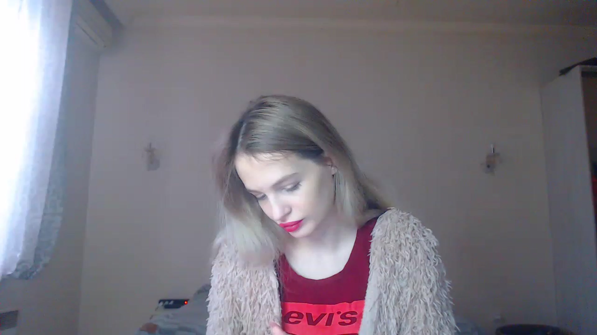 Gallery image thumbnail from Lola_vi's myfreecams stream on, 12/17/2022, 11:13 image 14 of 20
