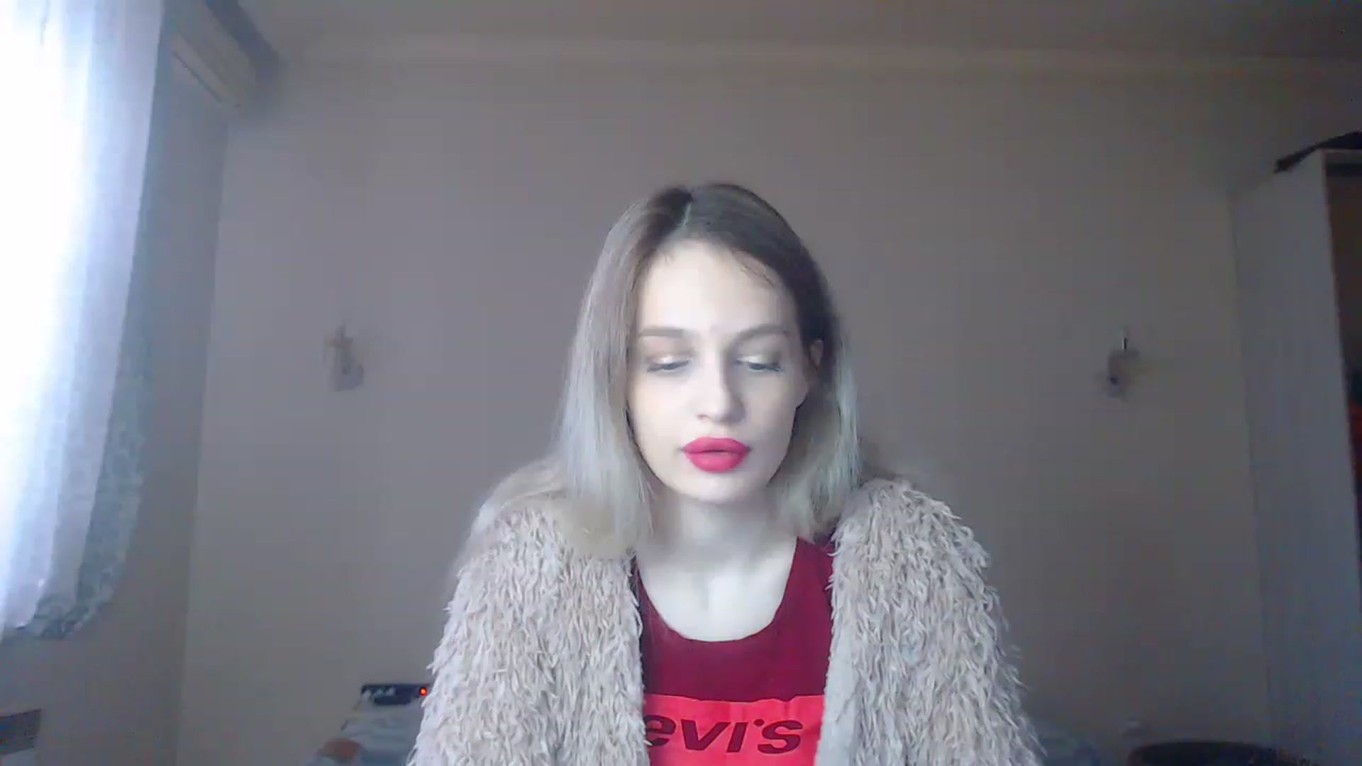Gallery image thumbnail from Lola_vi's myfreecams stream on, 12/17/2022, 11:13 image 18 of 20