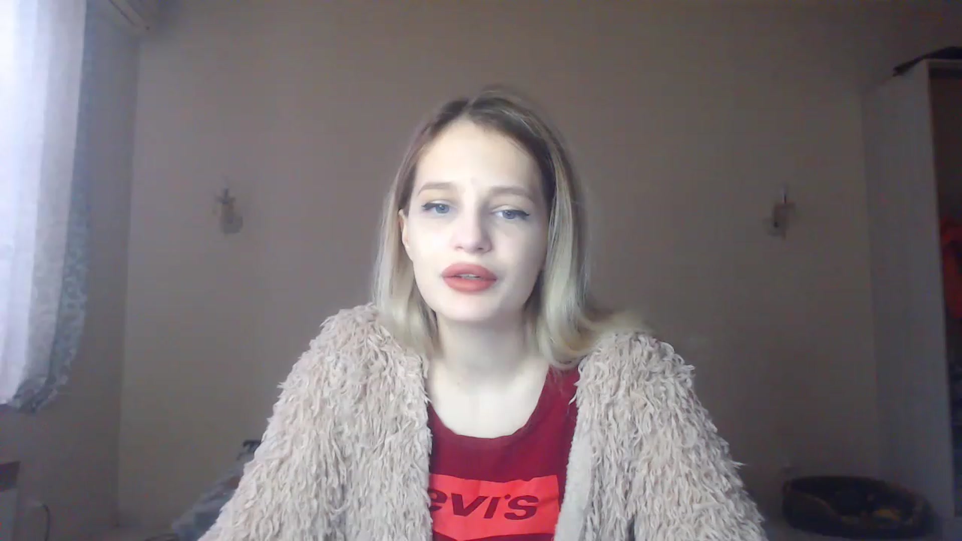 Gallery image thumbnail from Lola_vi's myfreecams stream on, 12/18/2022, 12:13 image 17 of 20