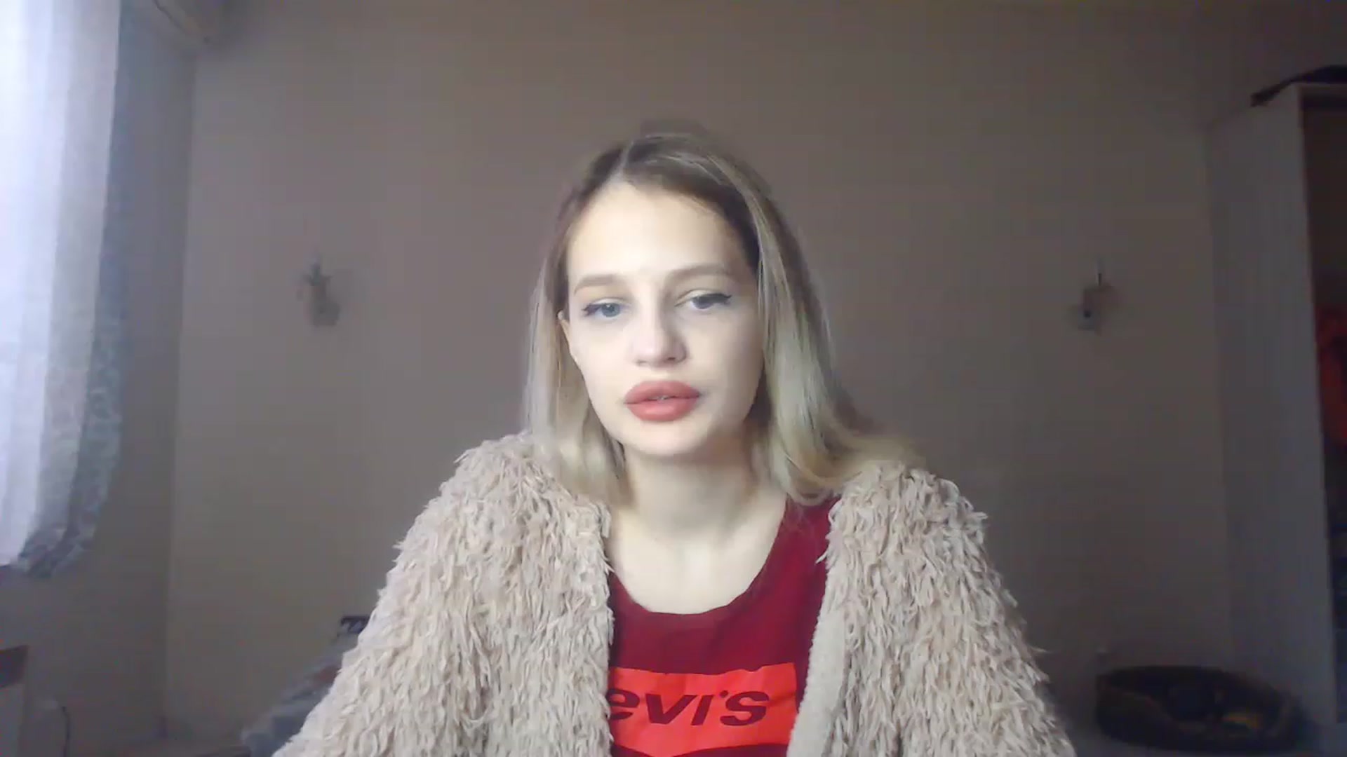 Gallery image thumbnail from Lola_vi's myfreecams stream on, 12/18/2022, 12:13 image 16 of 20