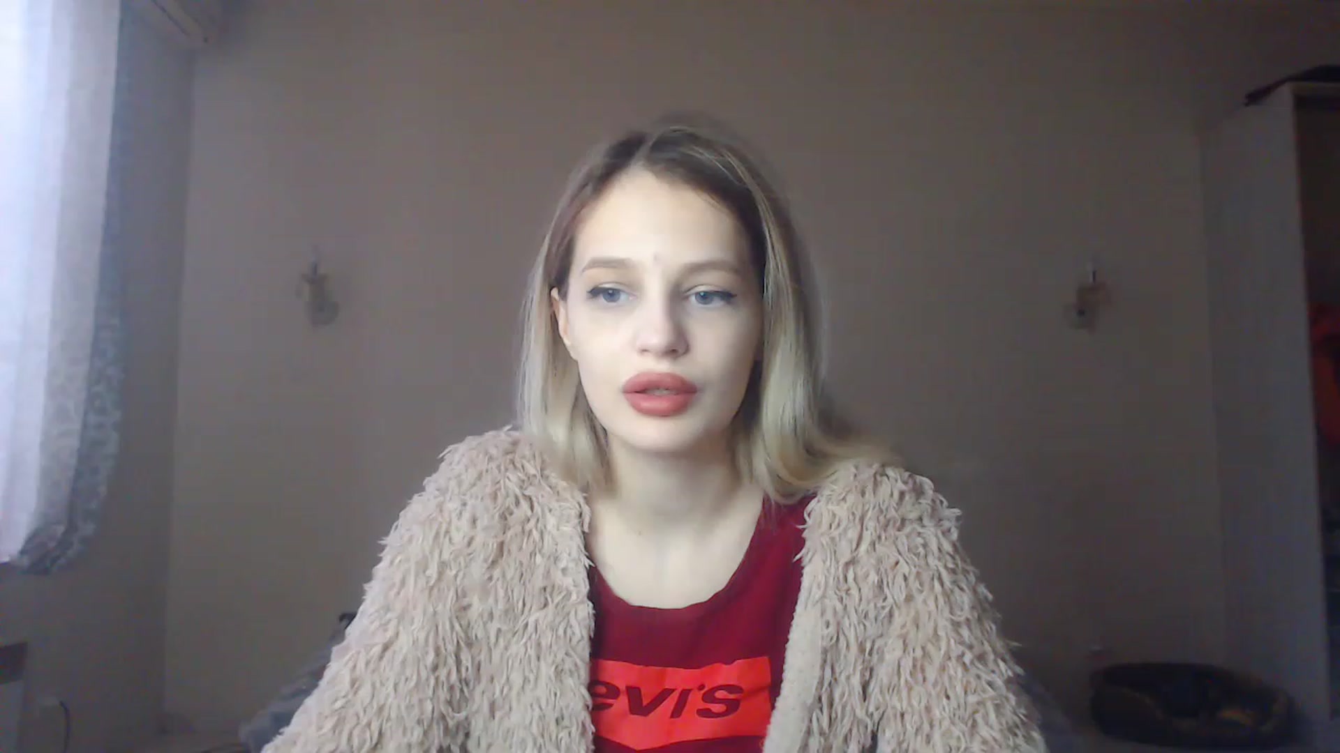 Gallery image thumbnail from Lola_vi's myfreecams stream on, 12/18/2022, 12:13 image 11 of 20