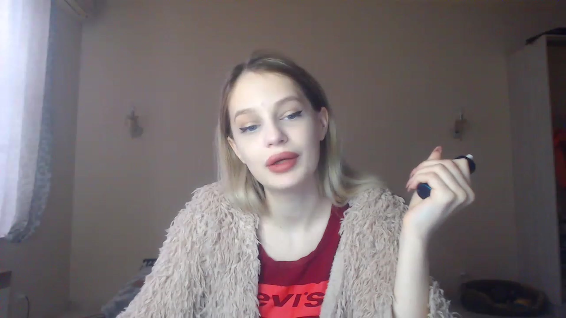 Gallery image thumbnail from Lola_vi's myfreecams stream on, 12/18/2022, 12:13 image 8 of 20