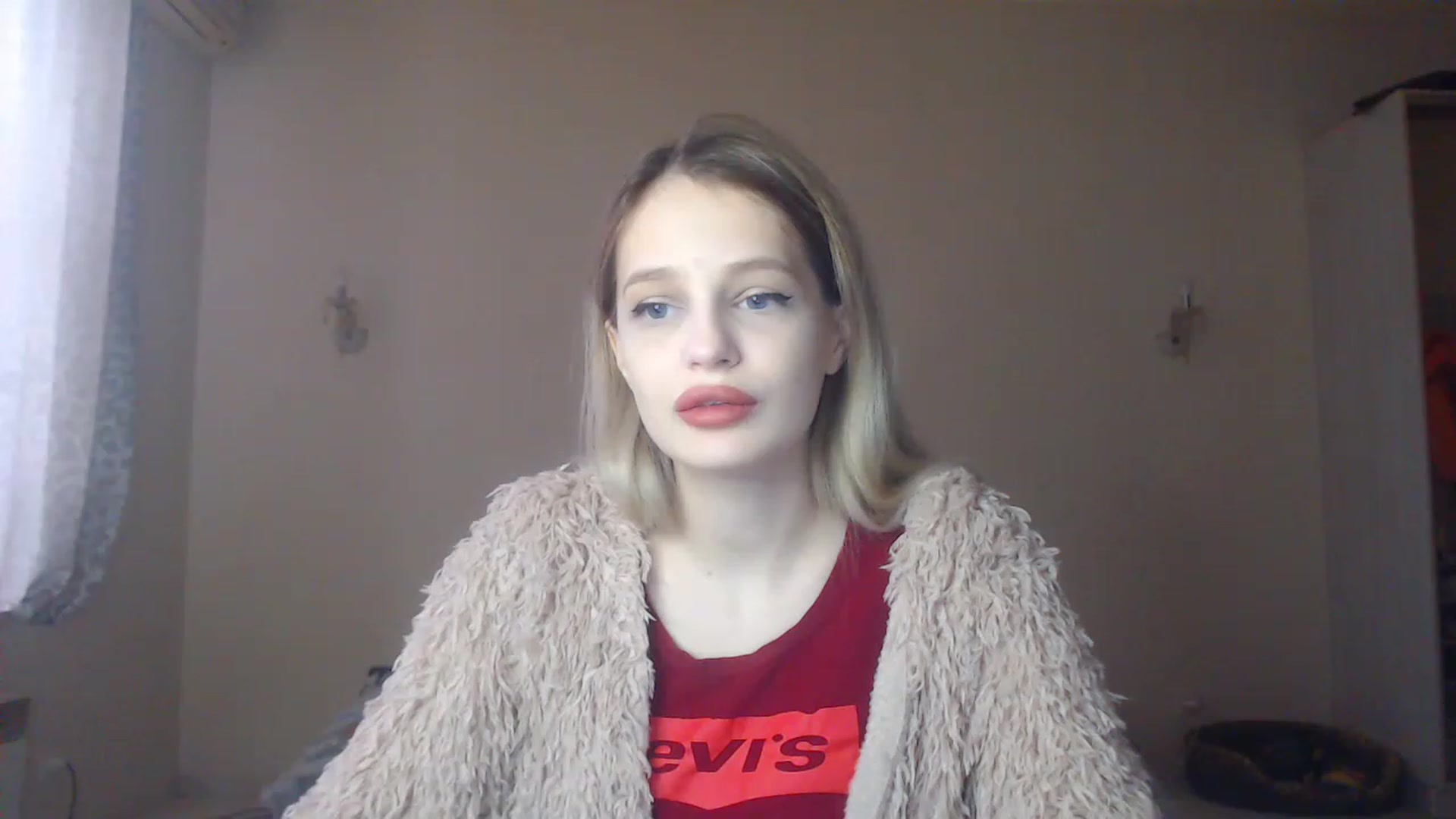 Gallery image thumbnail from Lola_vi's myfreecams stream on, 12/18/2022, 12:13 image 4 of 20