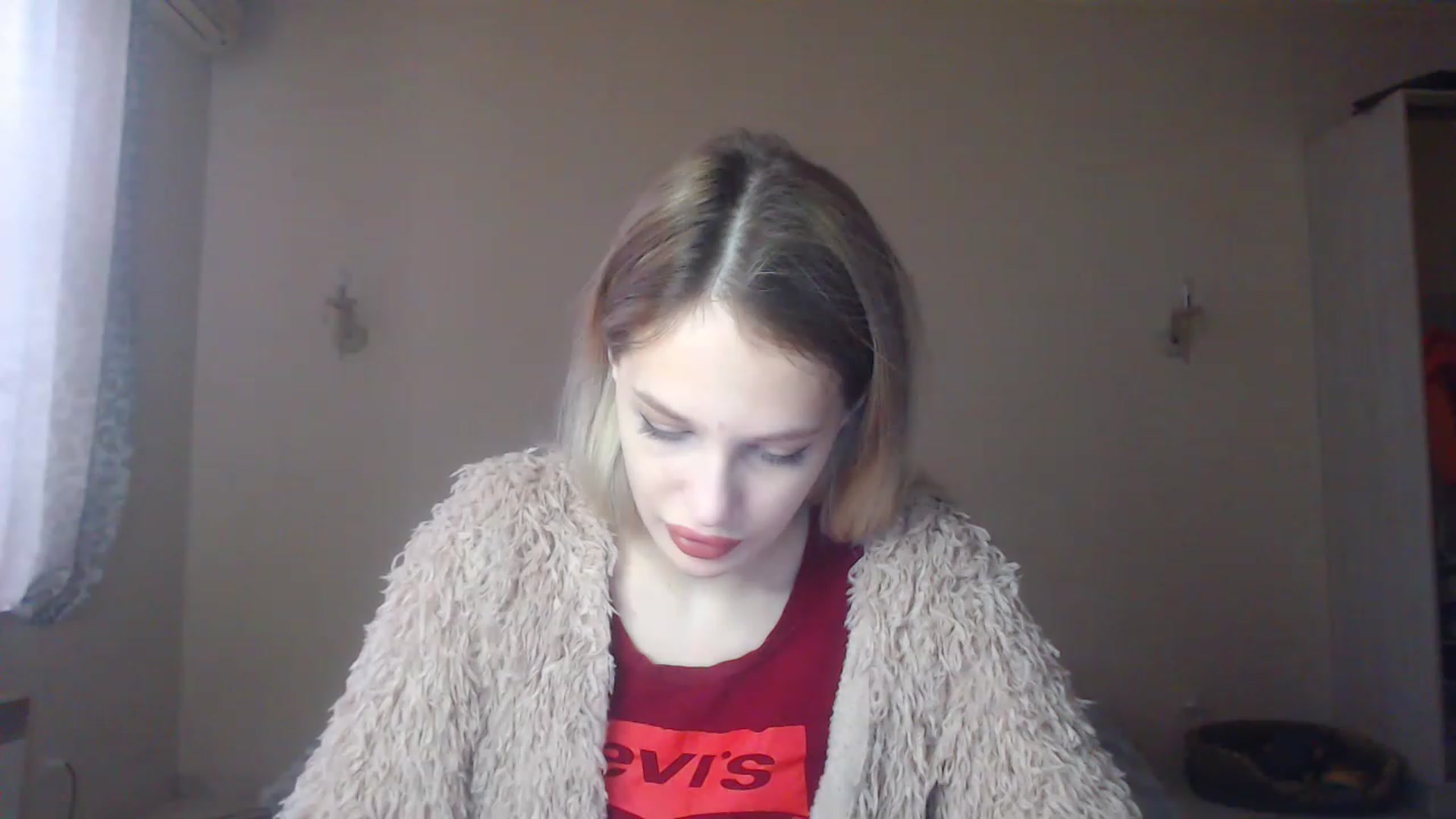 Gallery image thumbnail from Lola_vi's myfreecams stream on, 12/18/2022, 12:13 image 6 of 20
