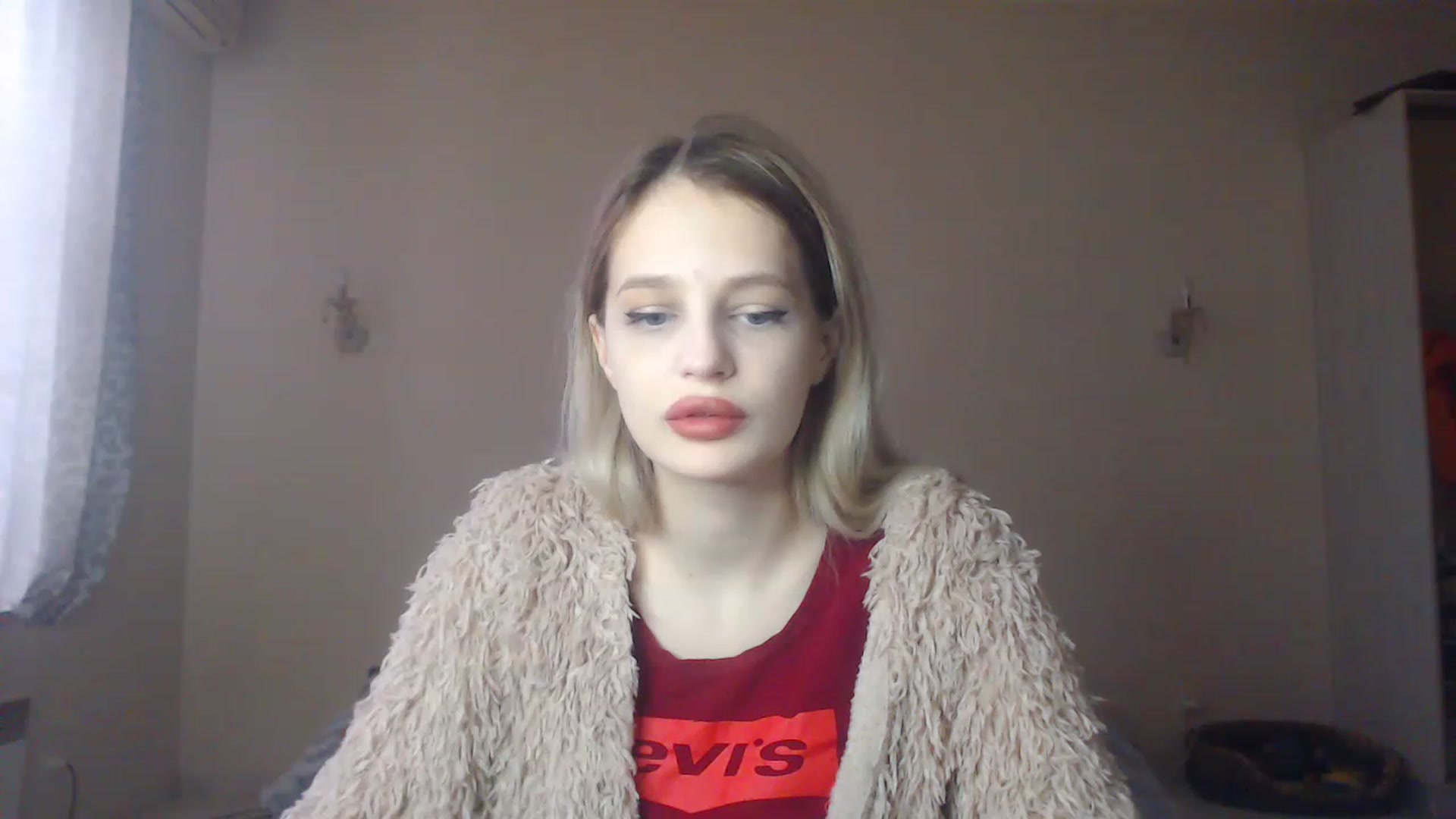 Gallery image thumbnail from Lola_vi's myfreecams stream on, 12/18/2022, 12:13 image 1 of 20
