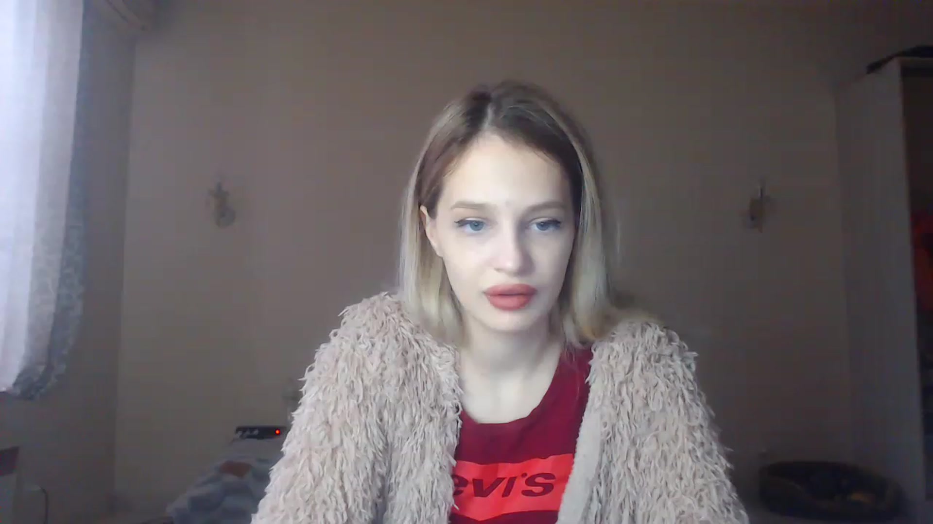 Gallery image thumbnail from Lola_vi's myfreecams stream on, 12/18/2022, 12:13 image 19 of 20