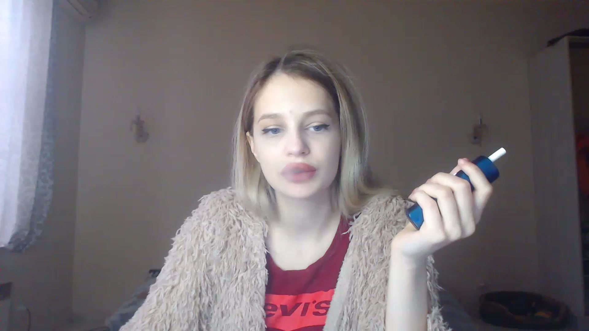 Gallery image thumbnail from Lola_vi's myfreecams stream on, 12/18/2022, 12:13 image 10 of 20