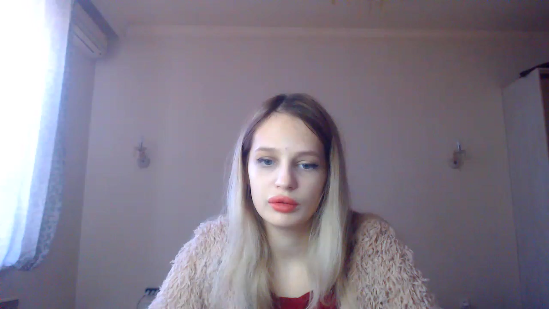 Gallery image thumbnail from Lola_vi's myfreecams stream on, 12/19/2022, 12:43 image 14 of 20