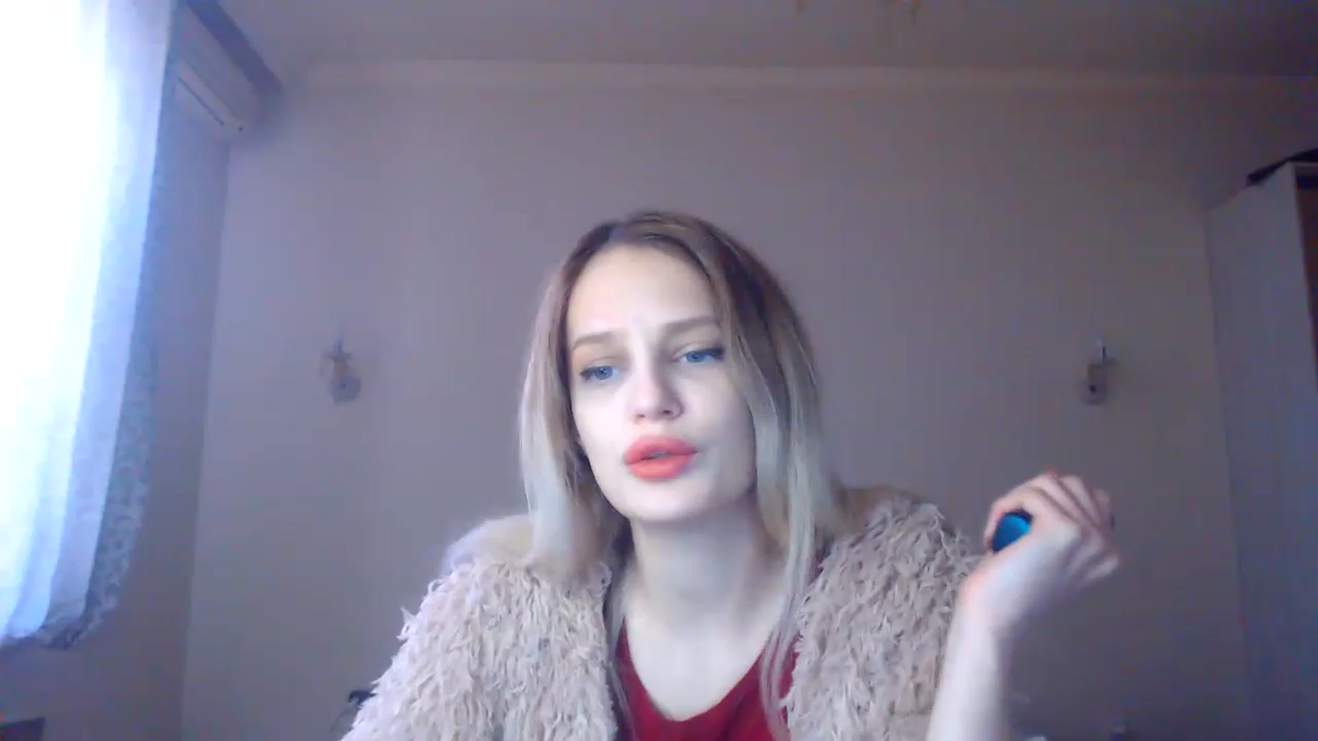 Gallery image thumbnail from Lola_vi's myfreecams stream on, 12/19/2022, 12:43 image 17 of 20