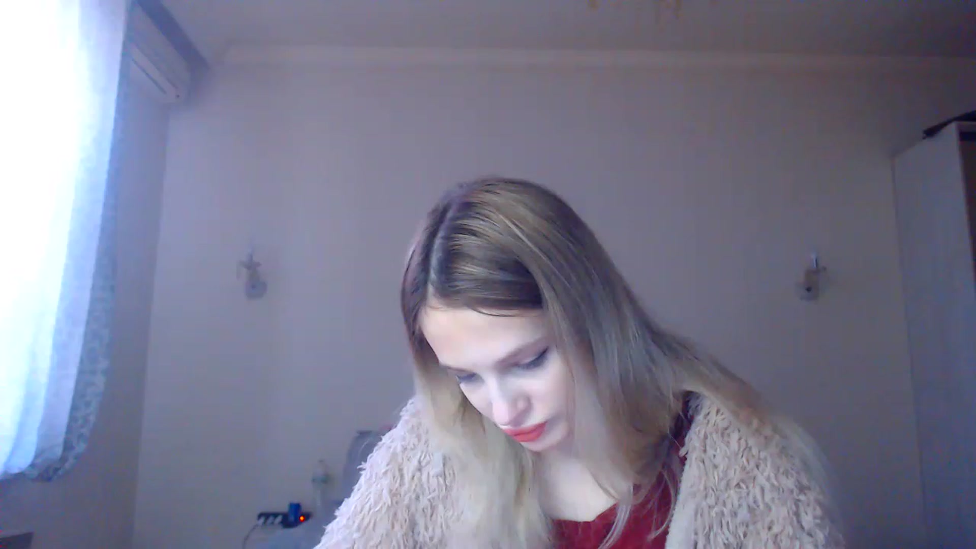 Gallery image thumbnail from Lola_vi's myfreecams stream on, 12/19/2022, 12:43 image 9 of 20